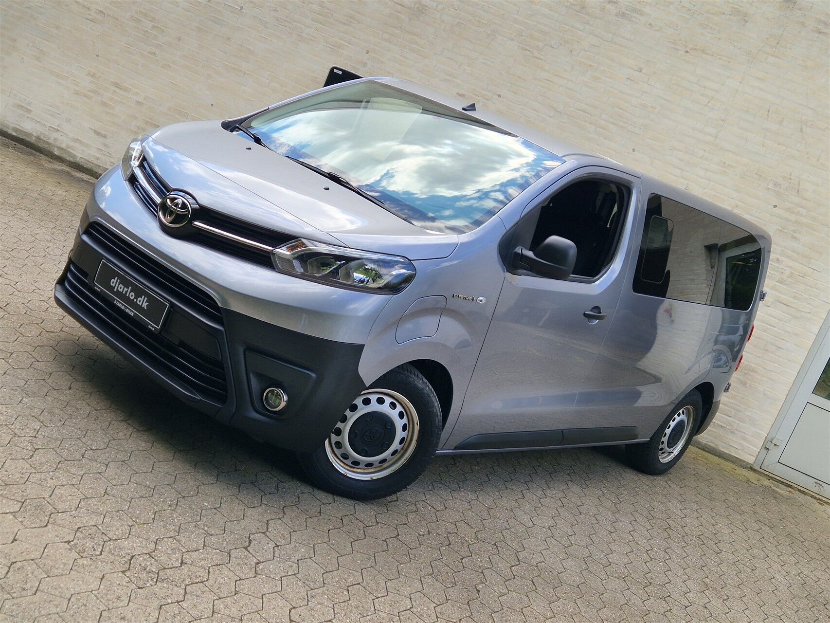 Billede af Toyota Proace Verso Electric Medium EL Combi m/Dobbelt bagdør, En Skydedør 136HK Aut.