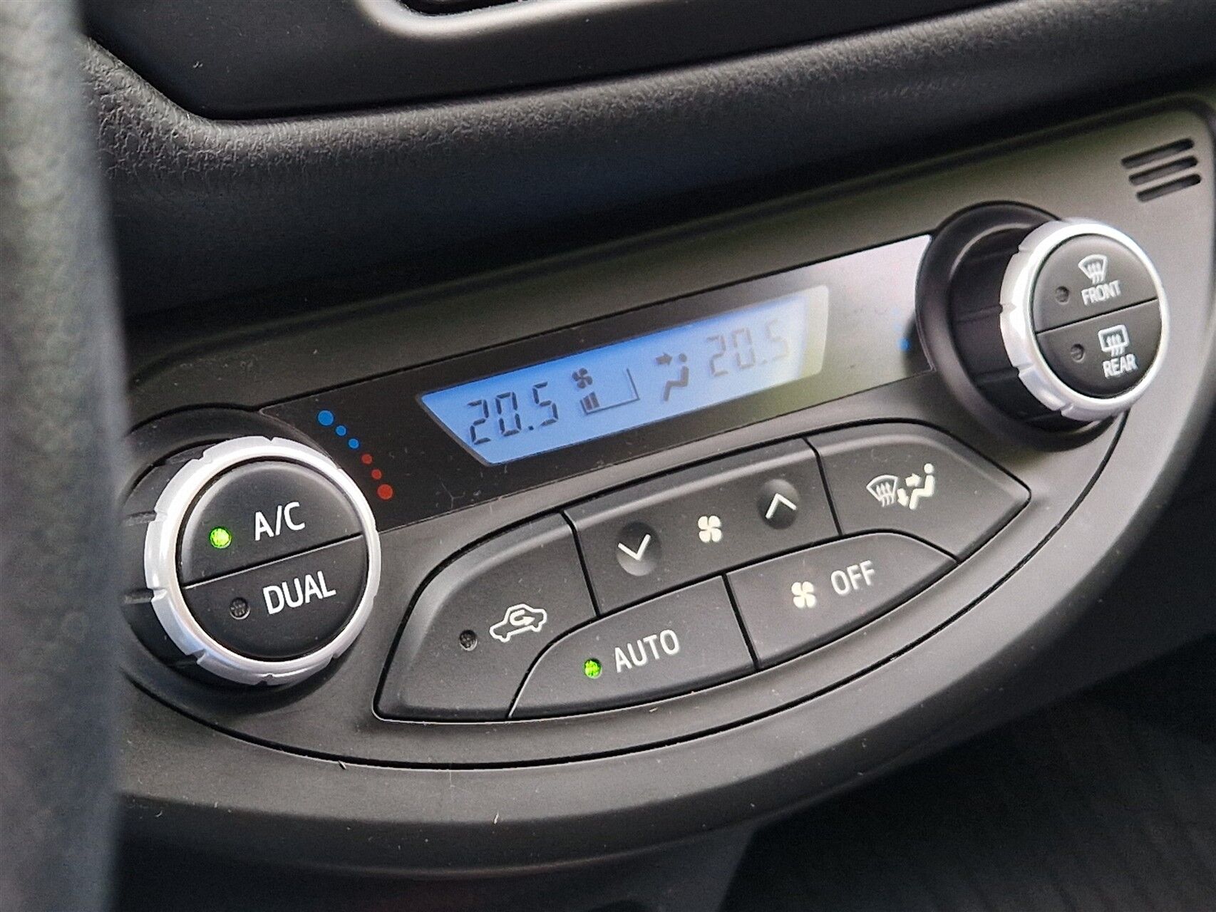 Billede af Toyota Yaris 1,5 VVT-I T3 Smartpakke 111HK 5d 6g