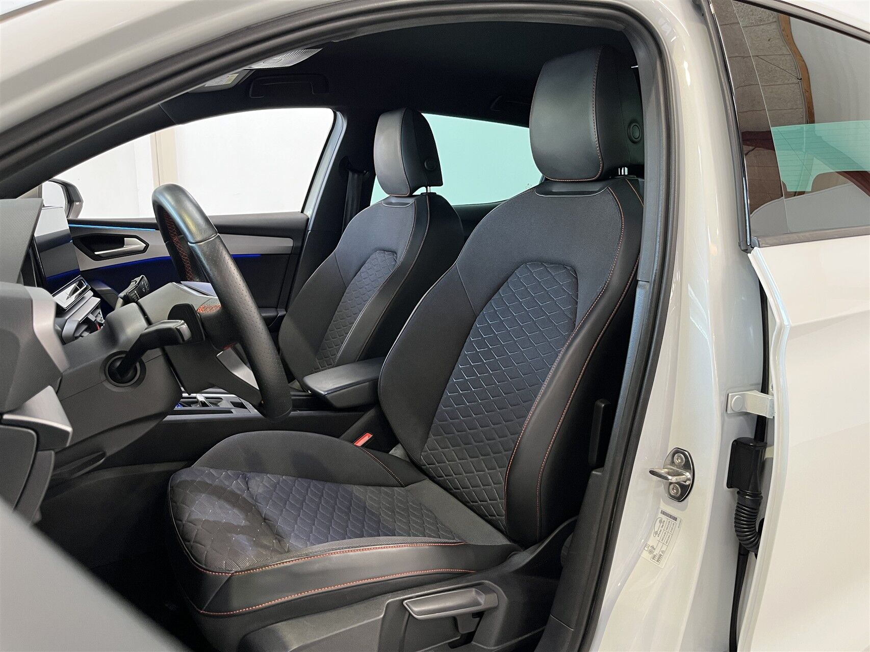 Billede af Seat Leon 1,4 e-Hybrid FR DSG 204HK 5d 6g Aut.
