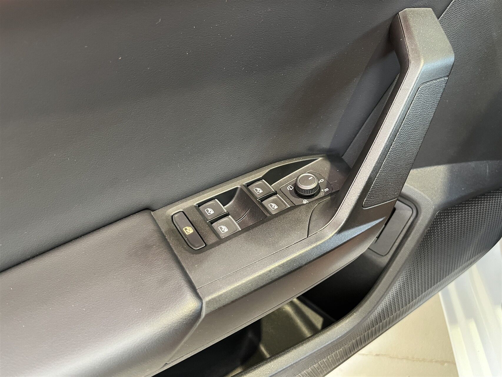Billede af Seat Leon 1,4 e-Hybrid FR DSG 204HK 5d 6g Aut.