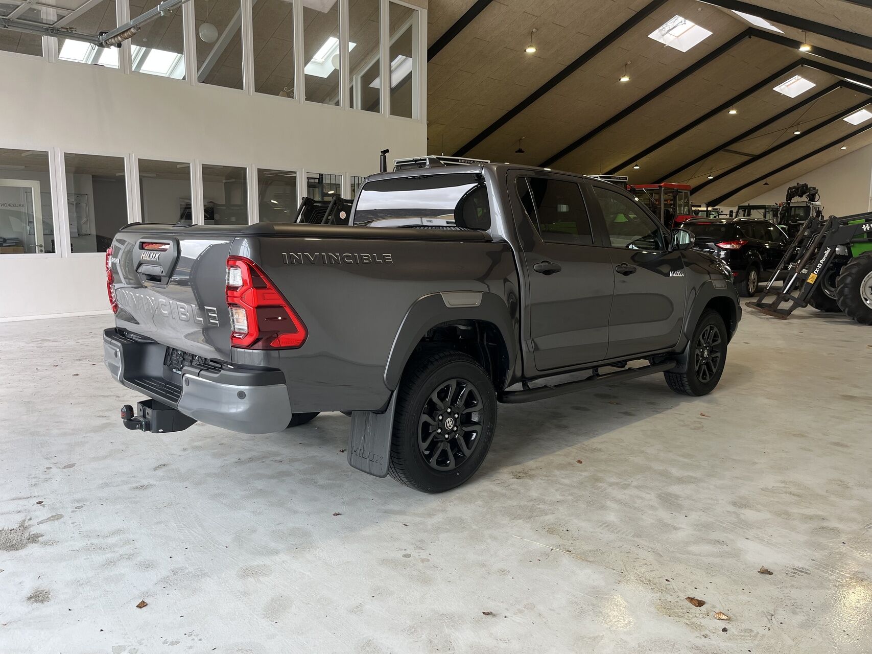 Billede af Toyota HiLux 2,8 D-4D  Mild hybrid Invincible AWD 204HK DobKab Aut.