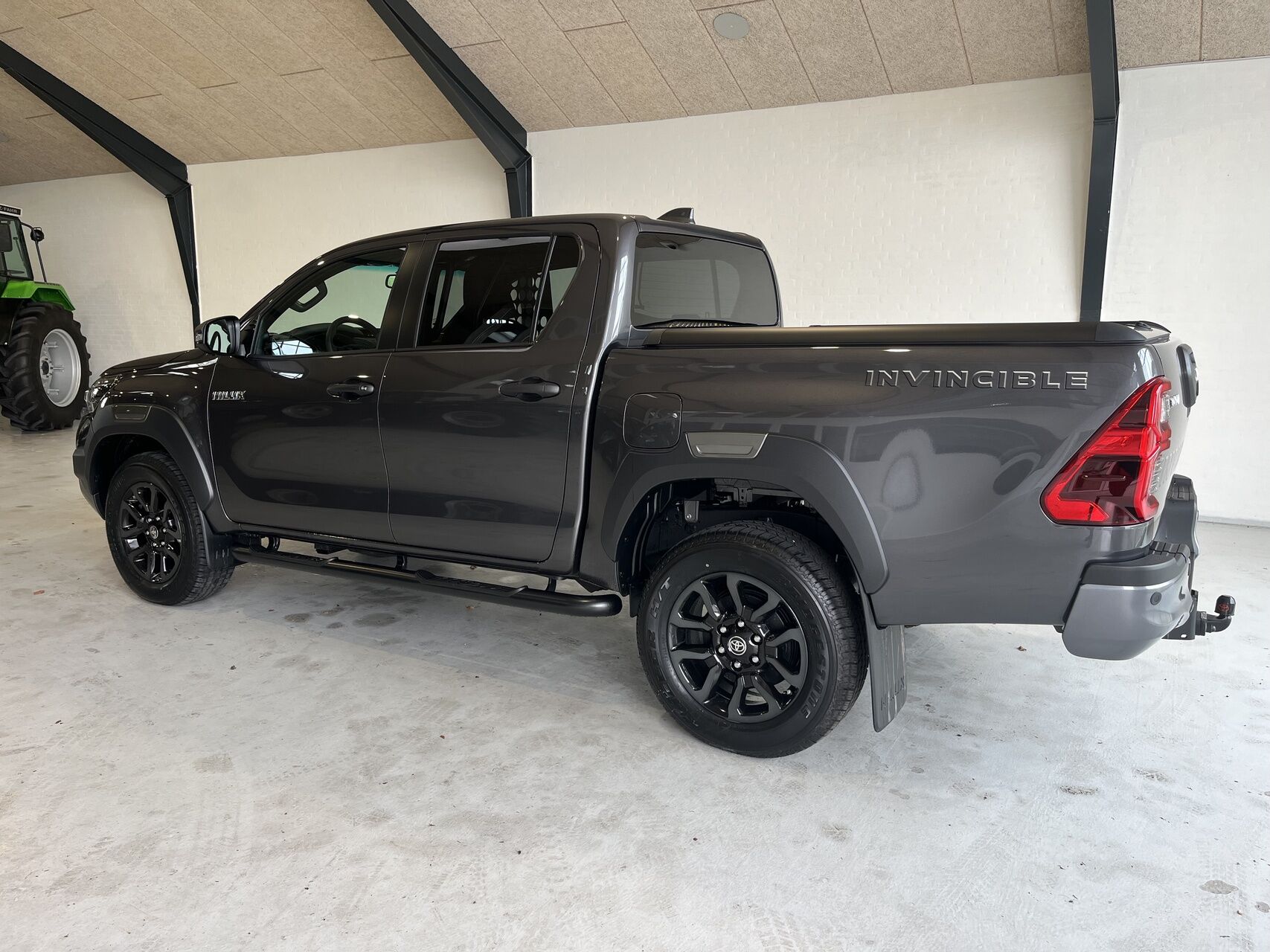 Billede af Toyota HiLux 2,8 D-4D  Mild hybrid Invincible AWD 204HK DobKab Aut.