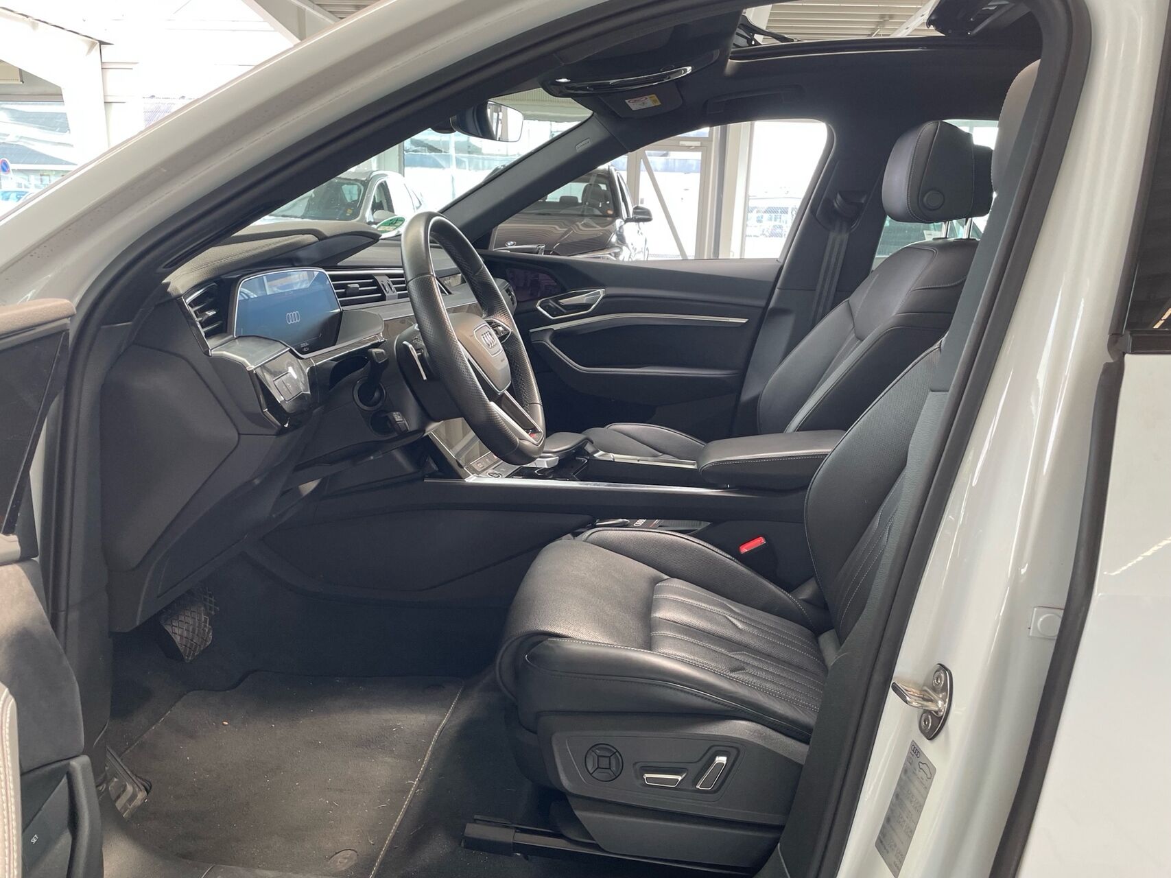 Billede af Audi E-tron 55 Advanced Quattro 408HK 5d Aut.