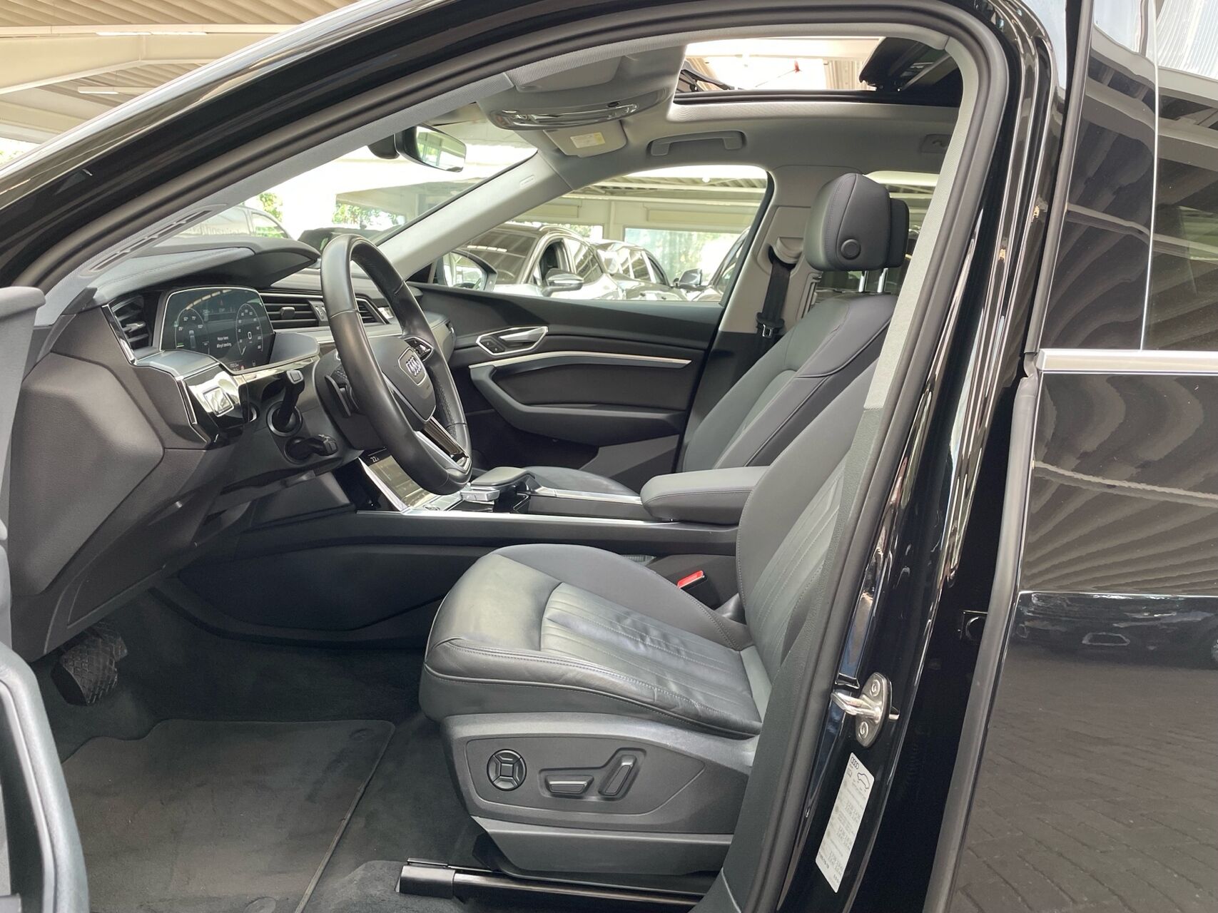 Billede af Audi E-tron 55 Advanced Quattro 408HK 5d Aut.