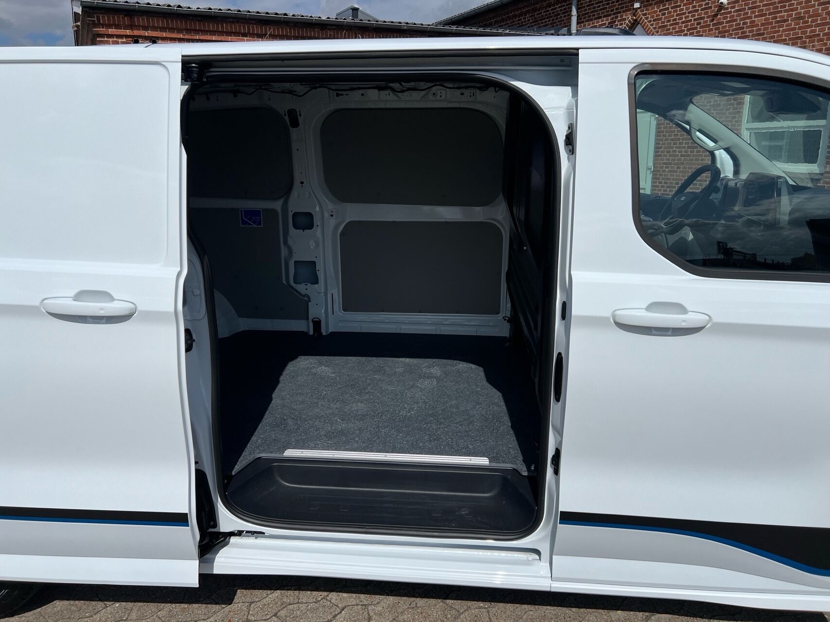 Billede af Ford E-Transit Custom 340 L2H1 EL Sport 218HK Van Aut.