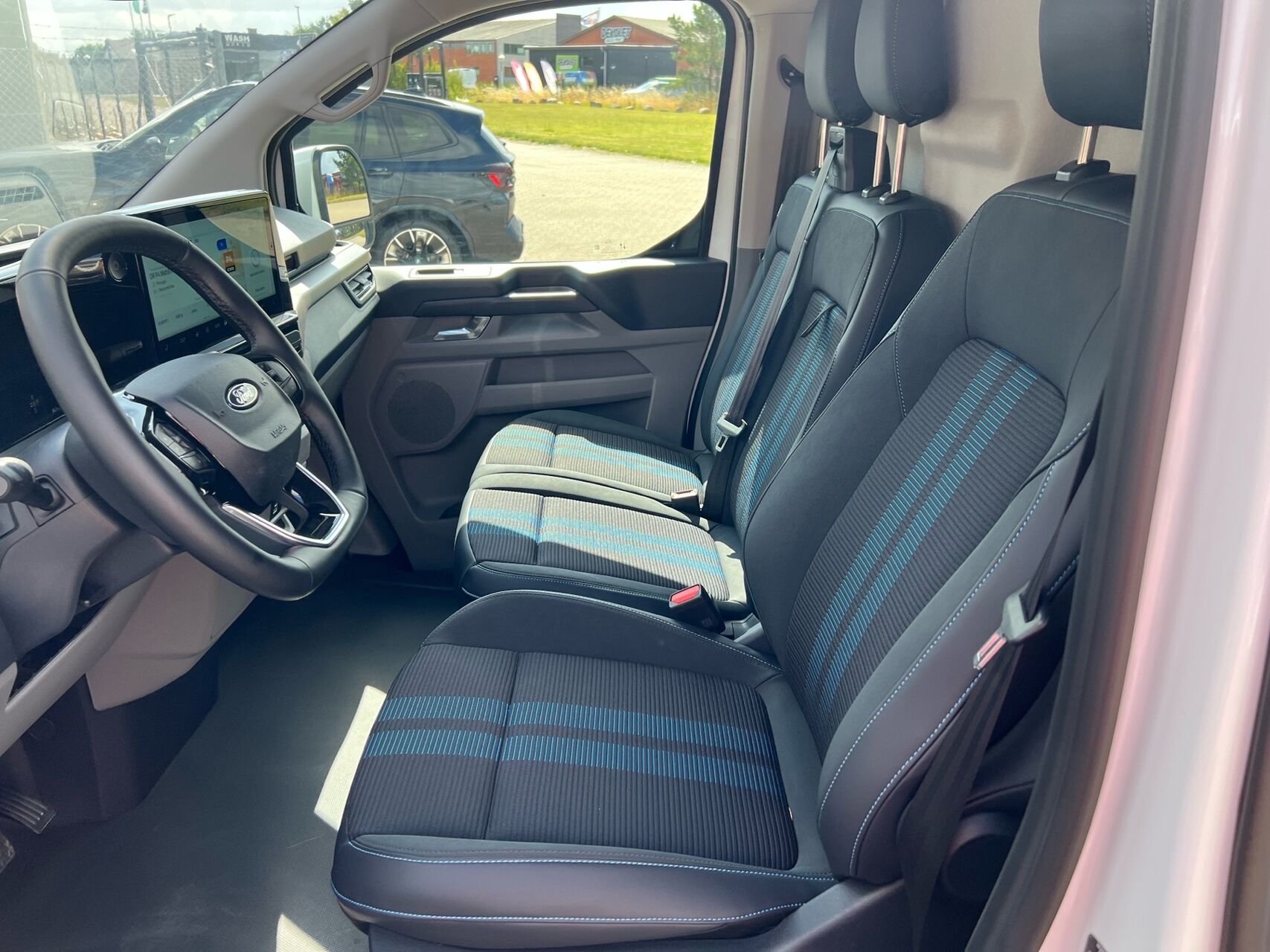 Billede af Ford E-Transit Custom 340 L2H1 EL Sport 218HK Van Aut.