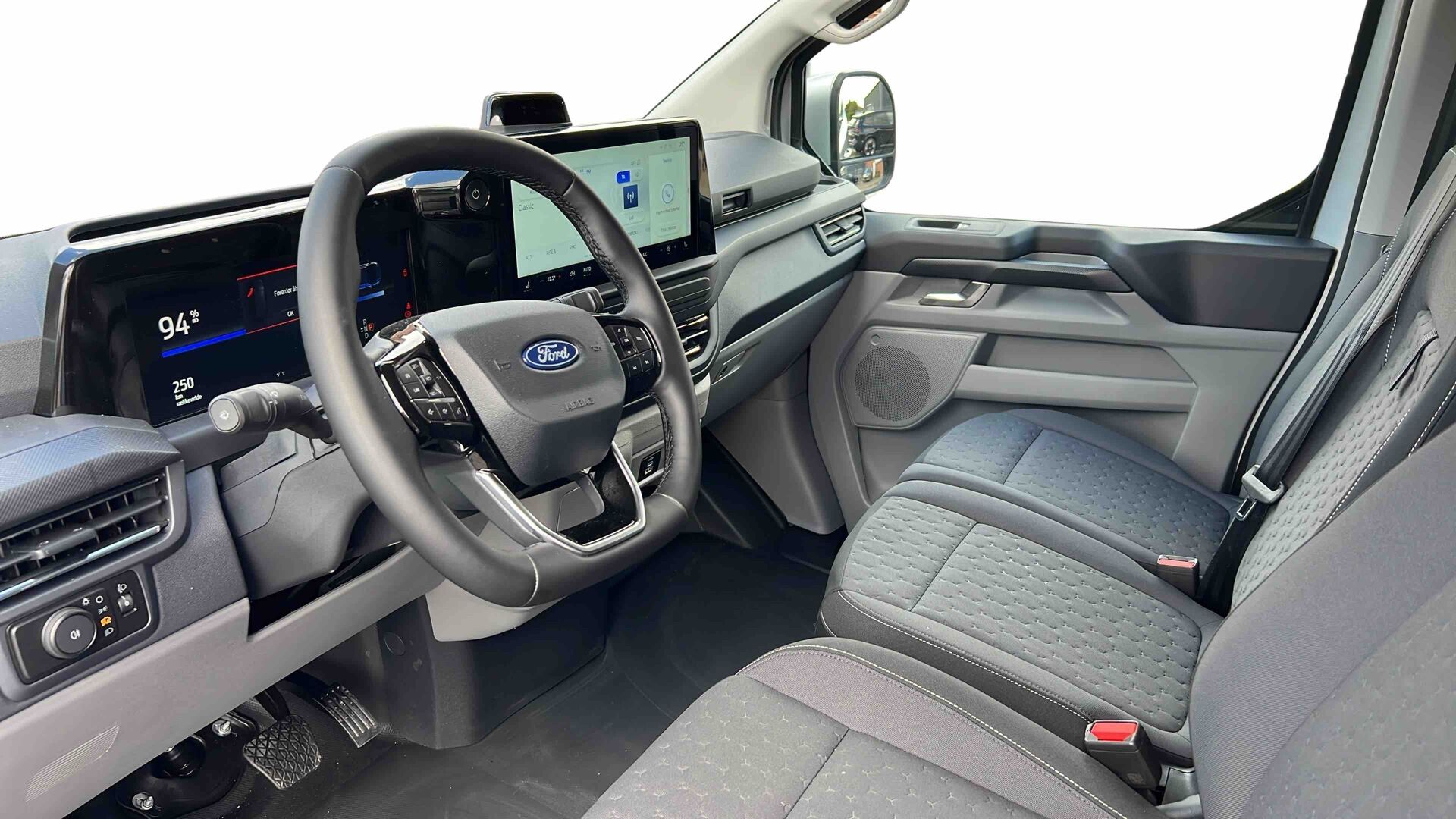 Billede af Ford E-Transit Custom 340 L2H1 EL Limited 136HK Van Aut.