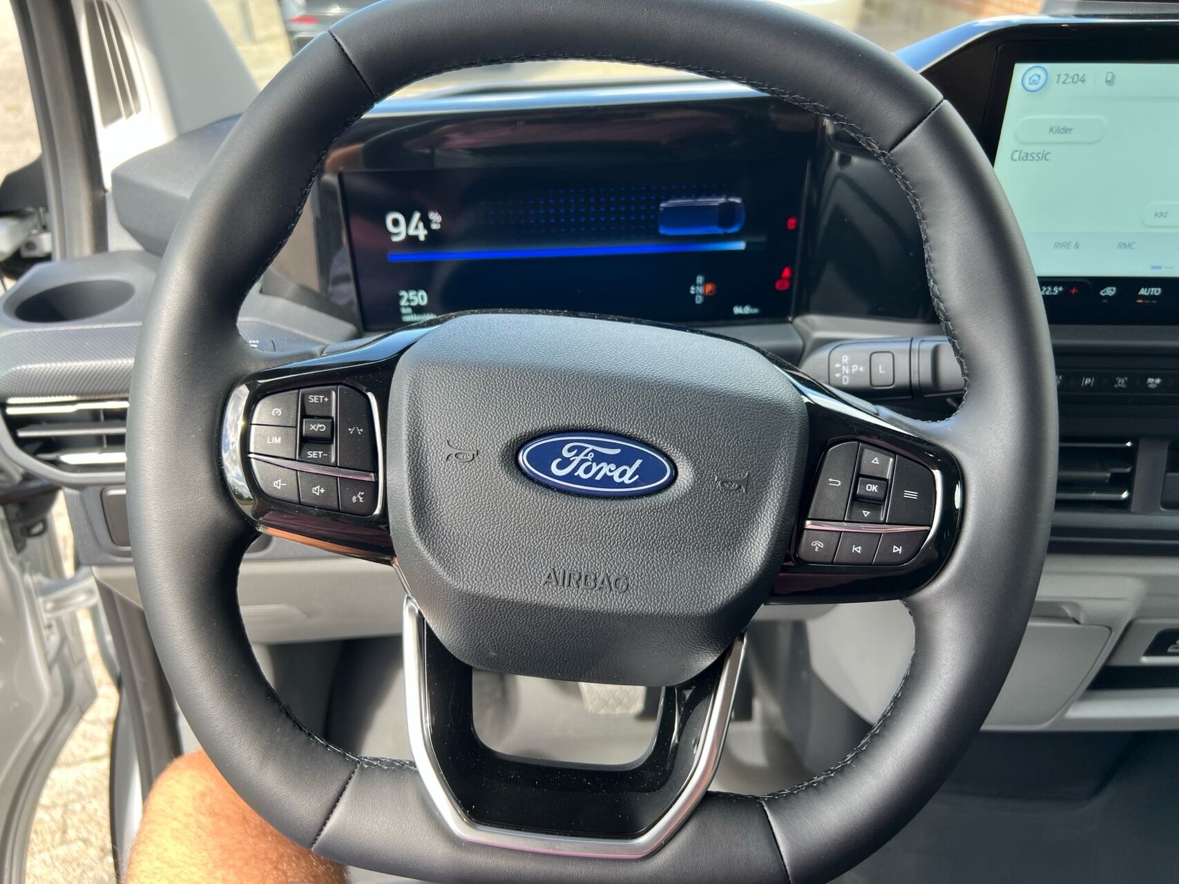 Billede af Ford E-Transit Custom 340 L2H1 EL Limited 136HK Van Aut.