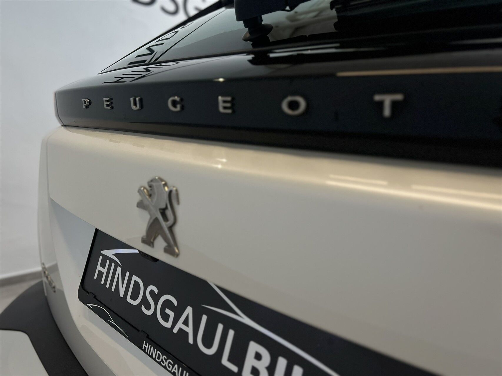 Billede af Peugeot 2008 1,2 PureTech Platin EAT8 130HK 5d 8g Aut.