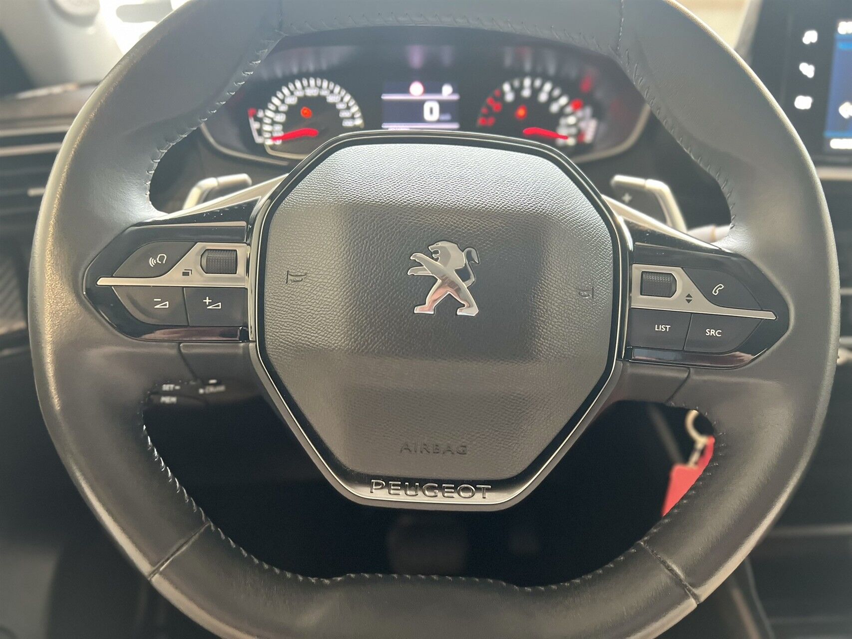 Billede af Peugeot 2008 1,2 PureTech Platin EAT8 130HK 5d 8g Aut.