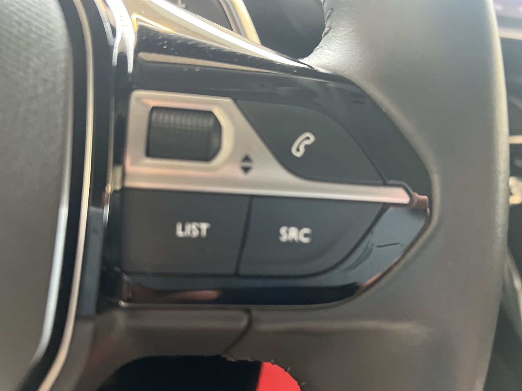 Billede af Peugeot 2008 1,2 PureTech Platin EAT8 130HK 5d 8g Aut.