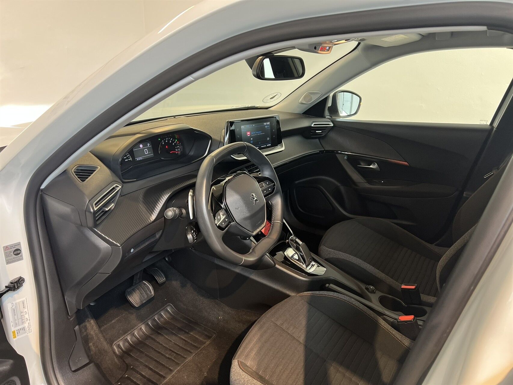 Billede af Peugeot 2008 1,2 PureTech Platin EAT8 130HK 5d 8g Aut.