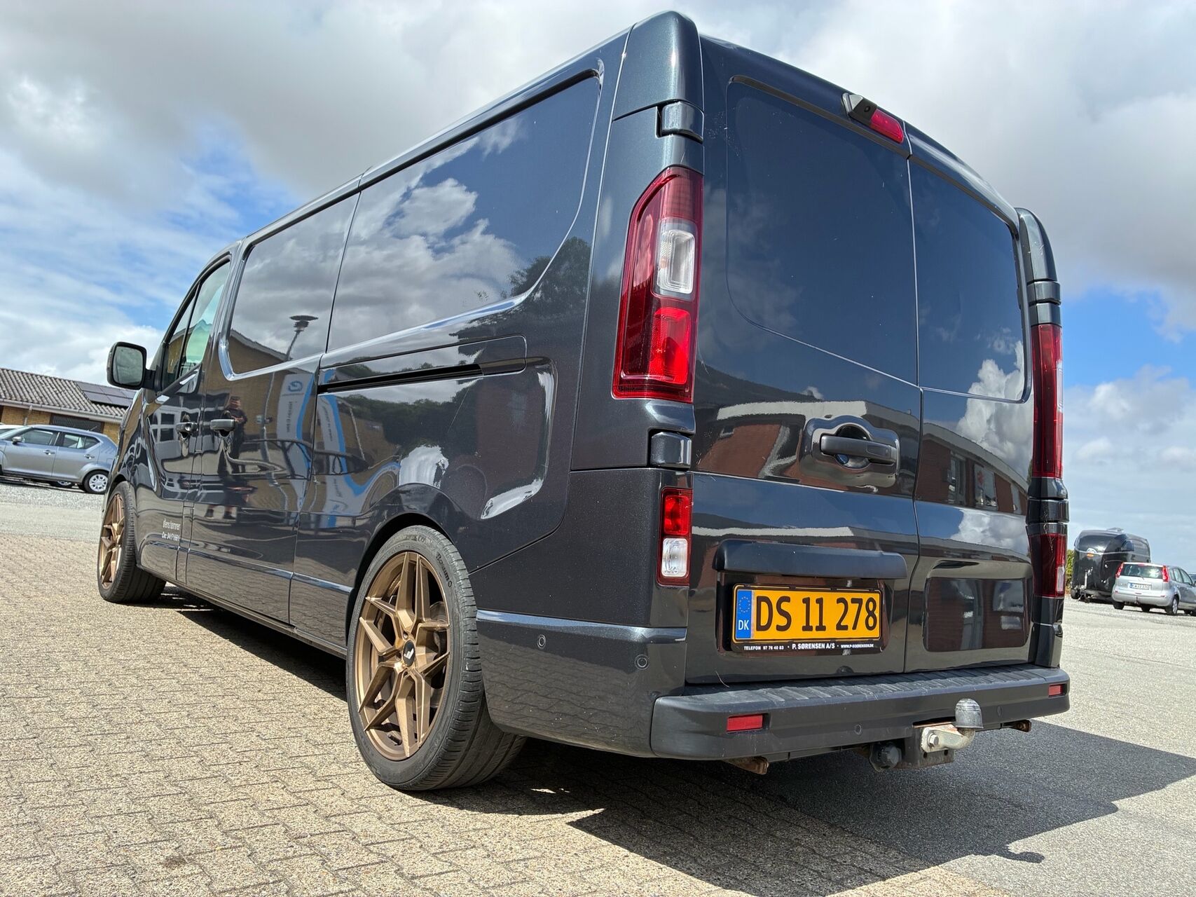 Billede af Nissan Primastar L2H1 2,0 DCi Tekna 170HK Van 6g Aut.