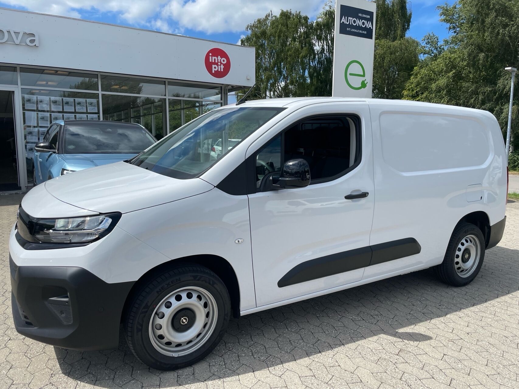 Billede af Opel Combo L2V2 1,5 BlueHDi Enjoy+ EAT8 130HK Van 8g Aut.
