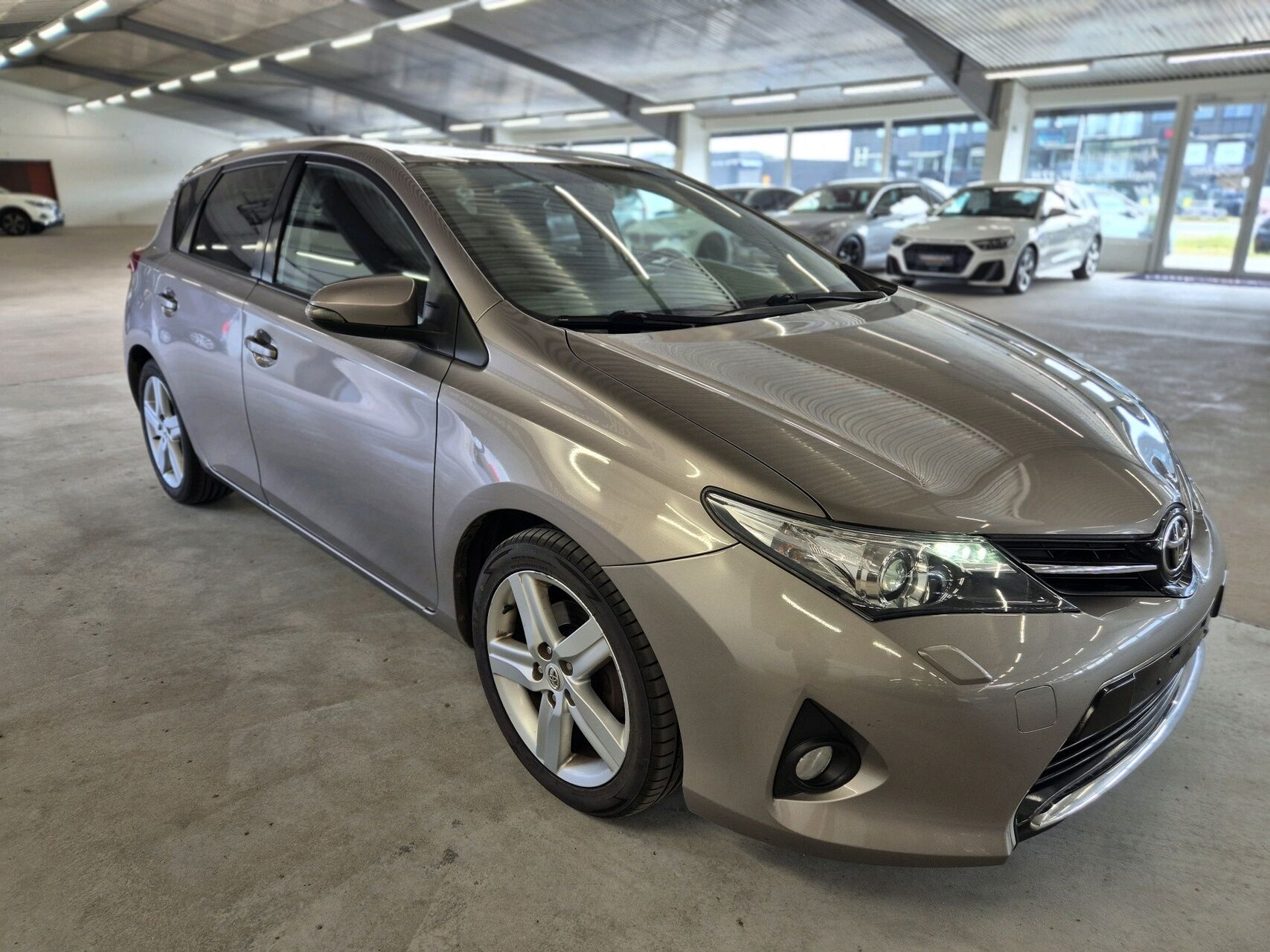Billede af Toyota Auris 2,0 D-4D DPF T2 124HK 5d 6g
