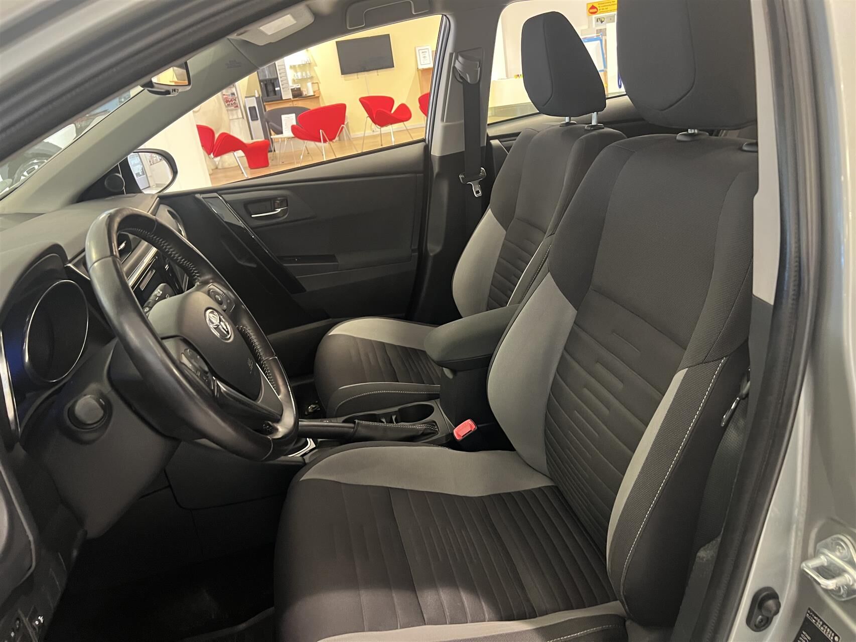 Billede af Toyota Auris Touring Sports 1,2 T T2 Comfort 116HK Stc 6g
