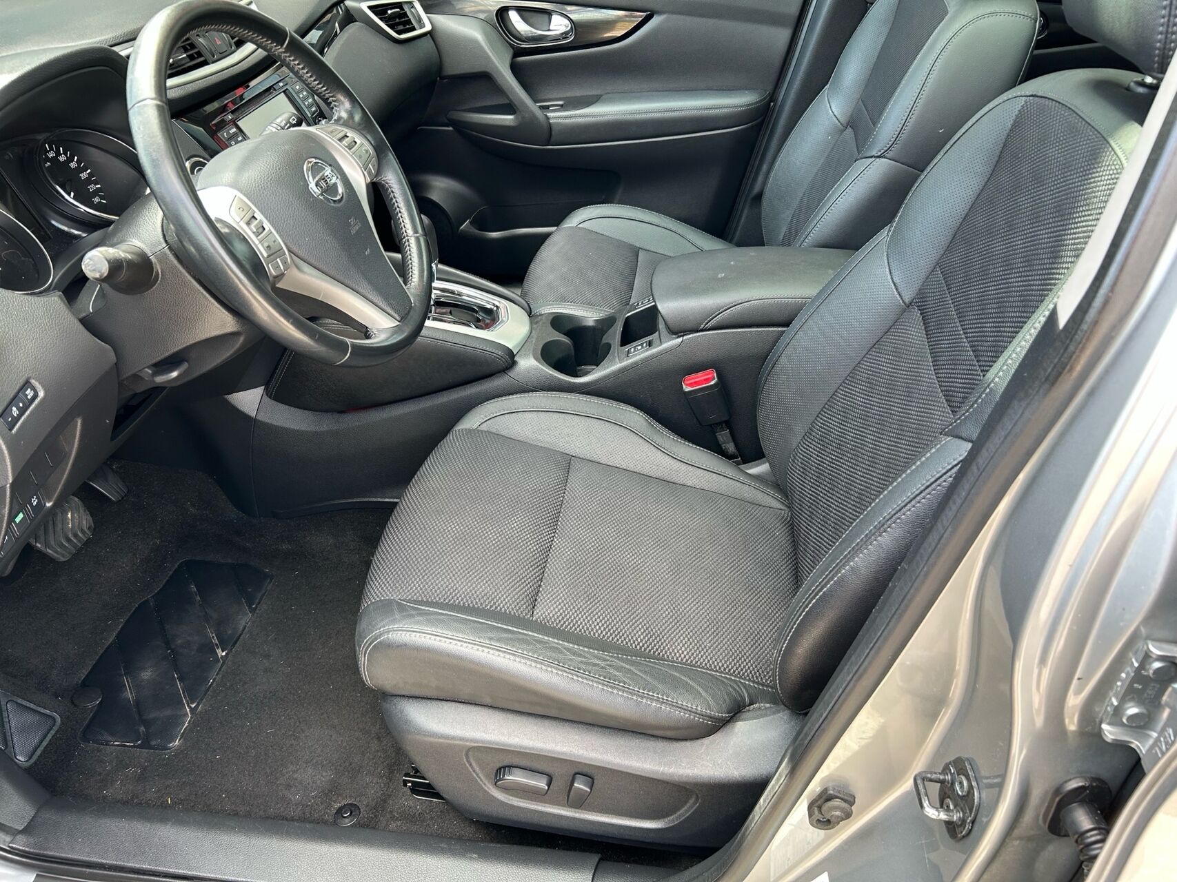 Billede af Nissan Qashqai 1,2 Dig-T Tekna 4X2 X-Tronic 115HK 5d 6g Aut.