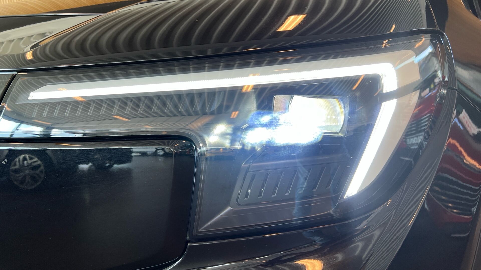 Billede af Ford Explorer EL UR Select AWD 340HK 5d Aut.