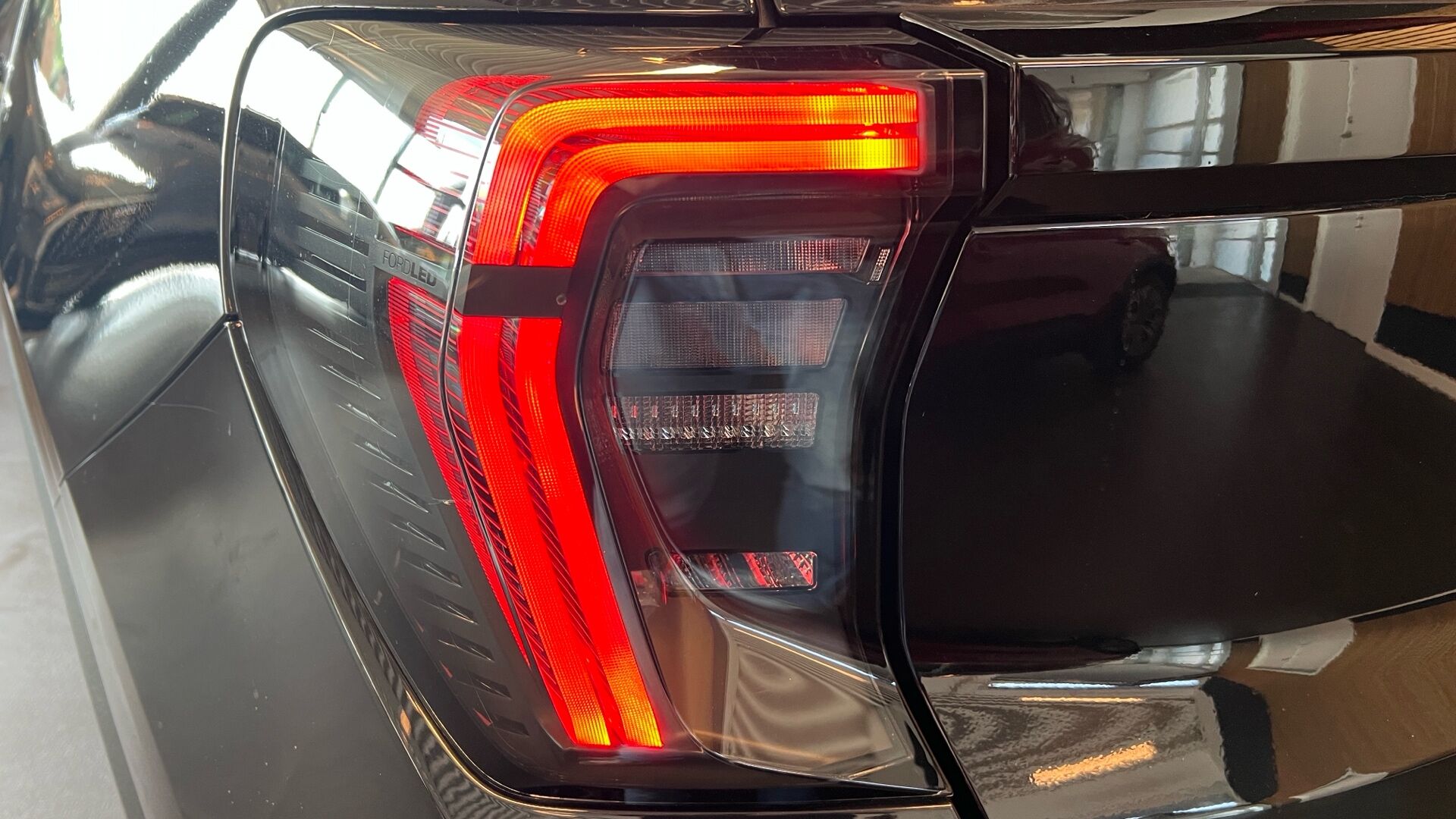 Billede af Ford Explorer EL UR Select AWD 340HK 5d Aut.