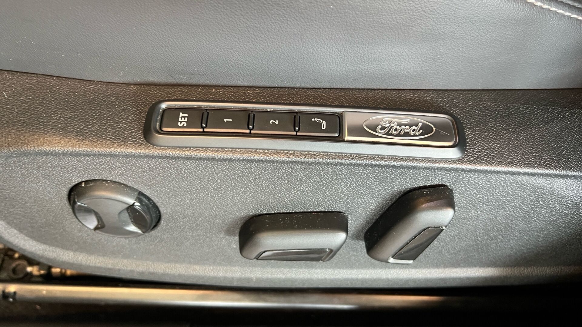 Billede af Ford Explorer EL UR Select AWD 340HK 5d Aut.