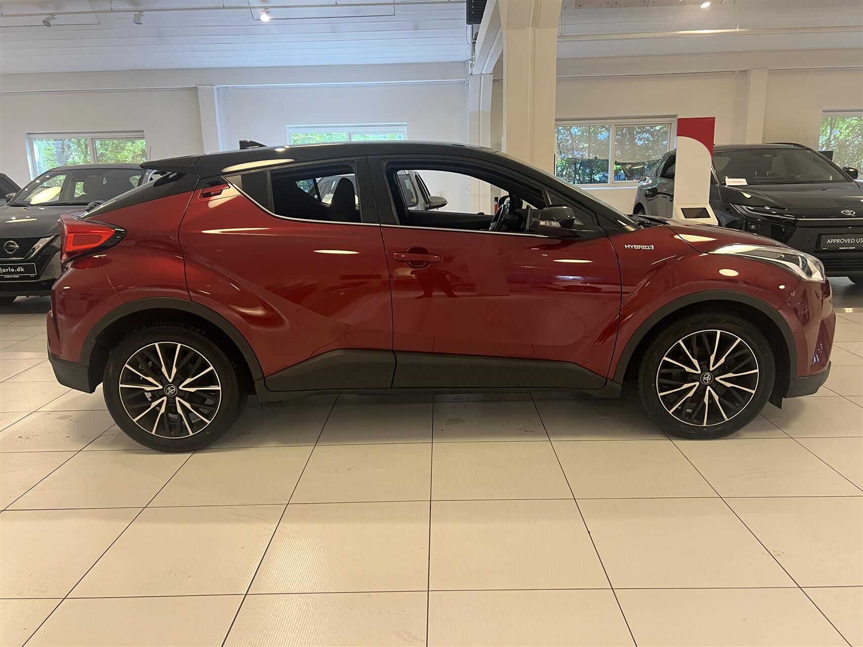 Billede af Toyota C-HR 1,8 Hybrid C-LUB Bi-tone Multidrive S 122HK 5d Aut.