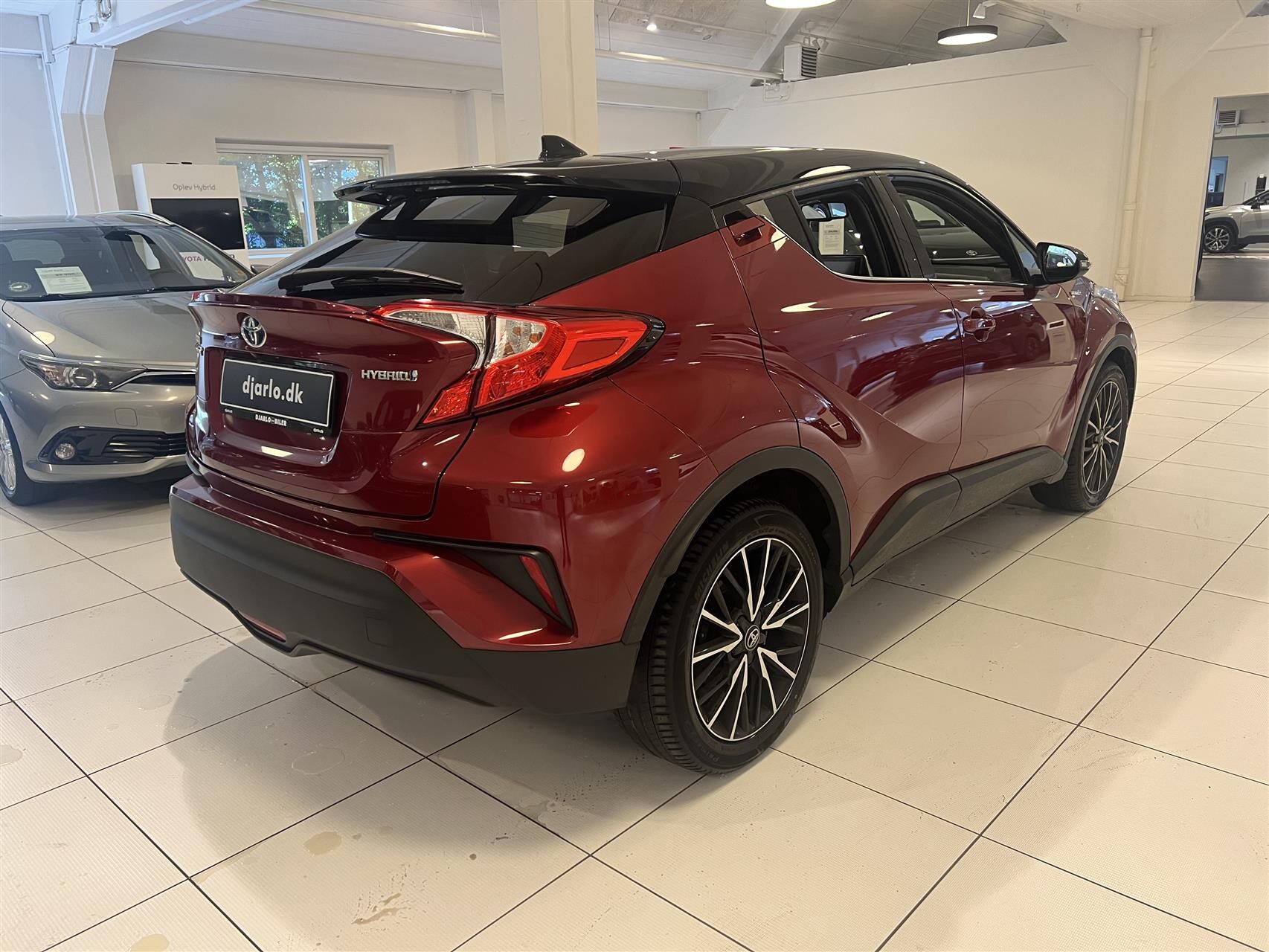 Billede af Toyota C-HR 1,8 Hybrid C-LUB Bi-tone Multidrive S 122HK 5d Aut.