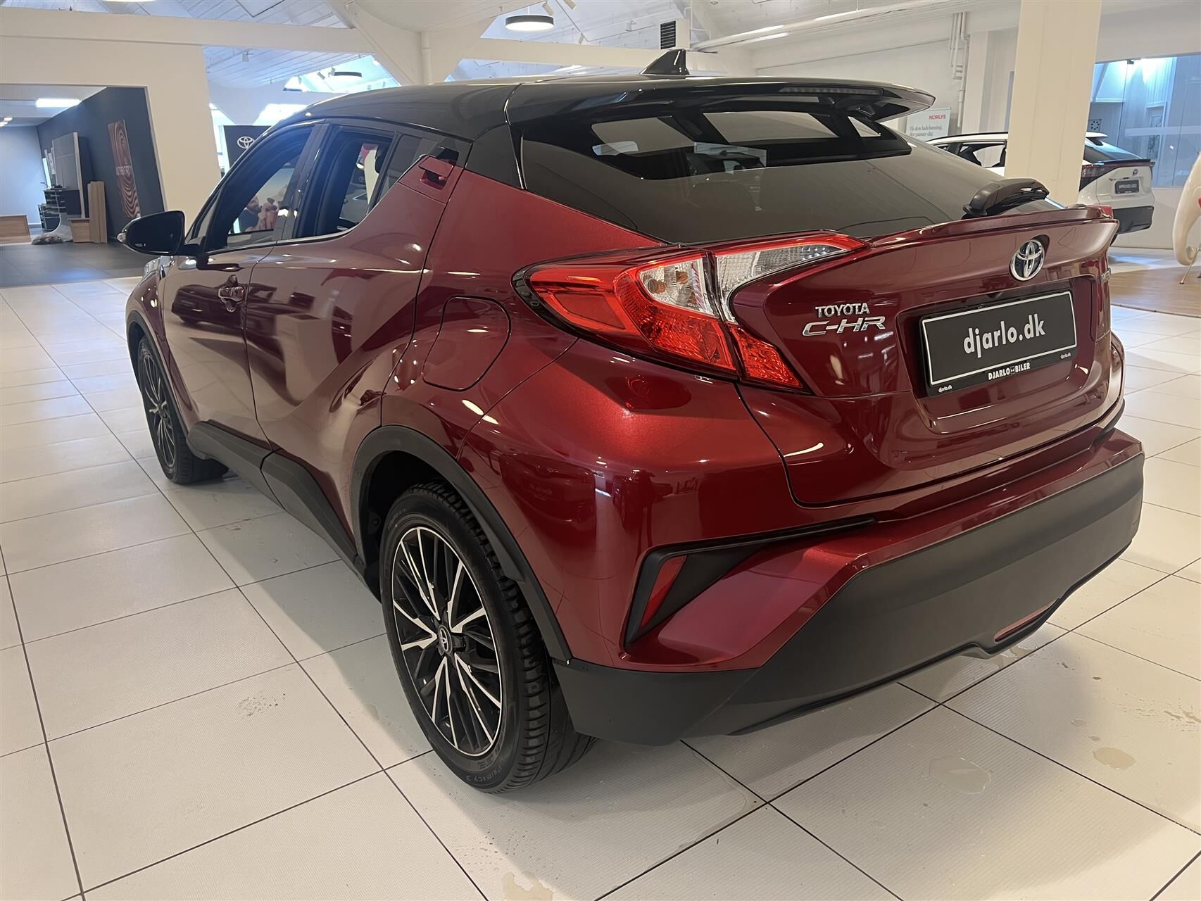 Billede af Toyota C-HR 1,8 Hybrid C-LUB Bi-tone Multidrive S 122HK 5d Aut.