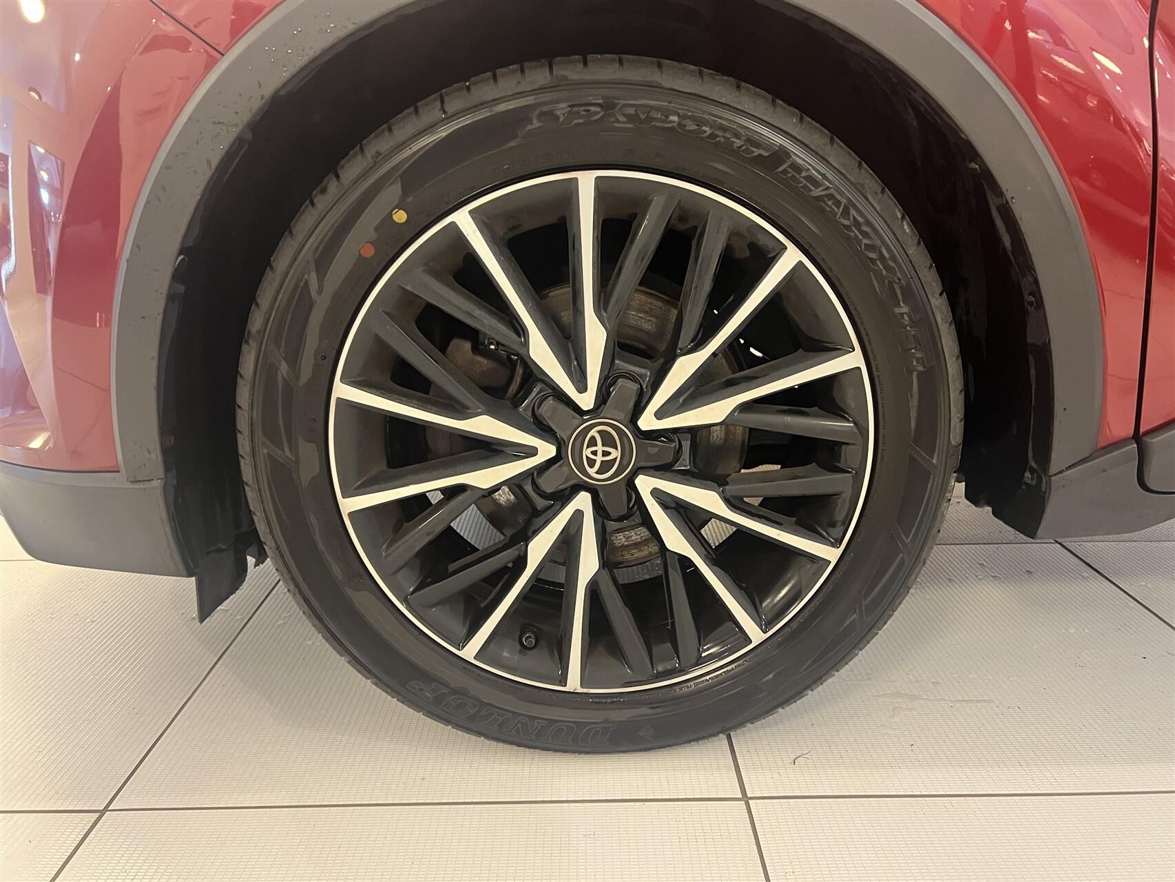 Billede af Toyota C-HR 1,8 Hybrid C-LUB Bi-tone Multidrive S 122HK 5d Aut.