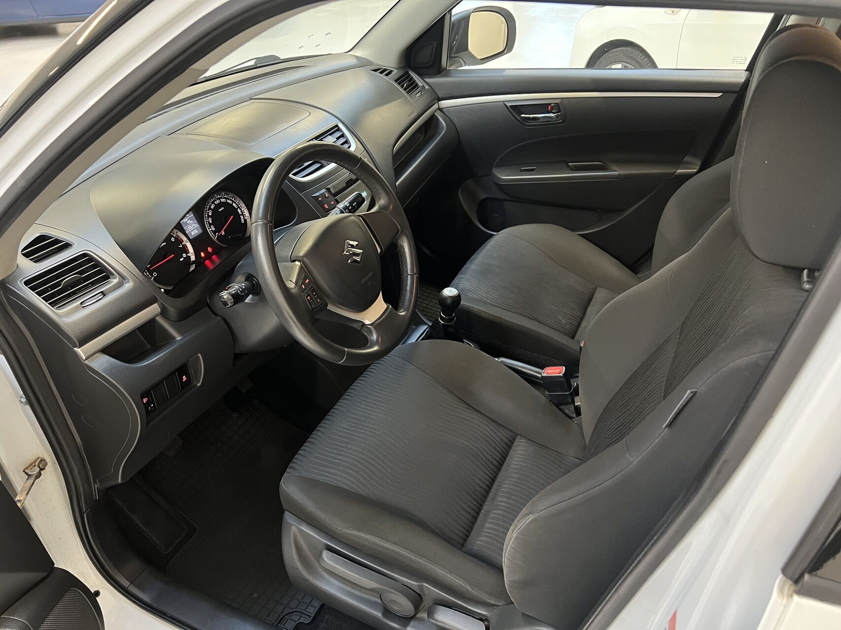 Billede af Suzuki Swift 1,2 16V GL 94HK 5d