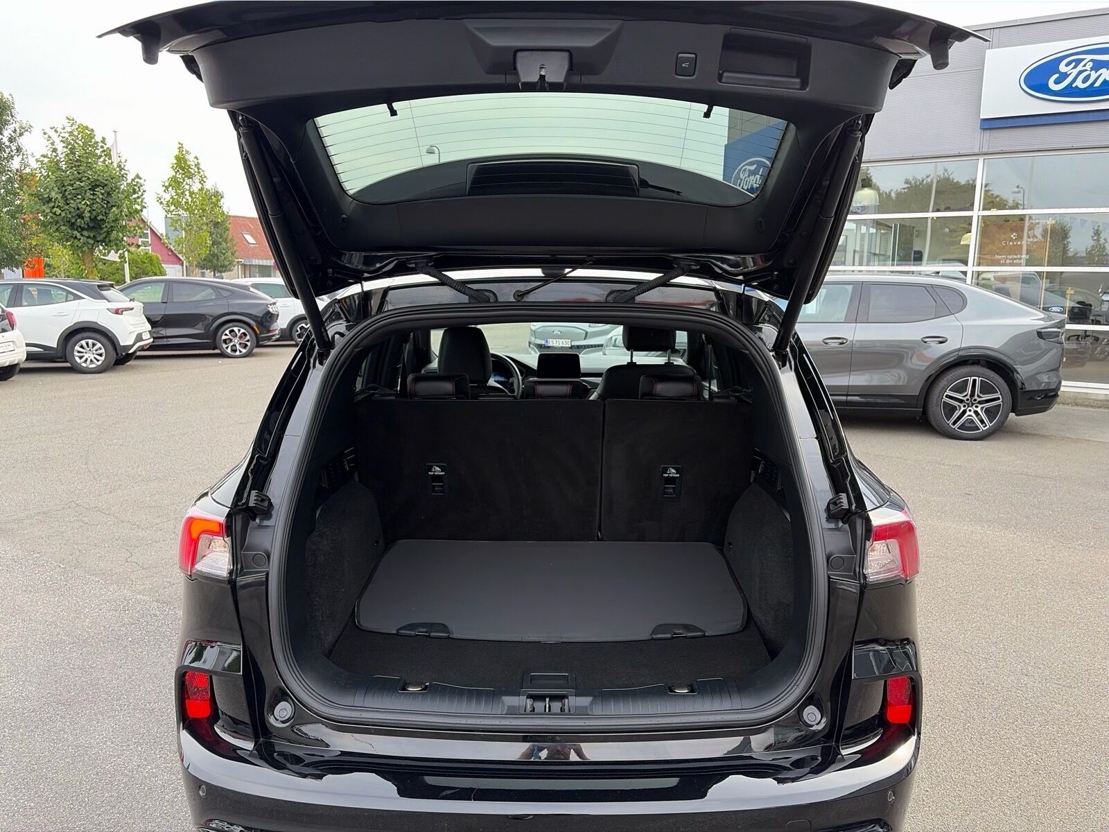 Billede af Ford Kuga 2,5 Plugin-hybrid ST-Line X CVT 225HK 5d Trinl. Gear