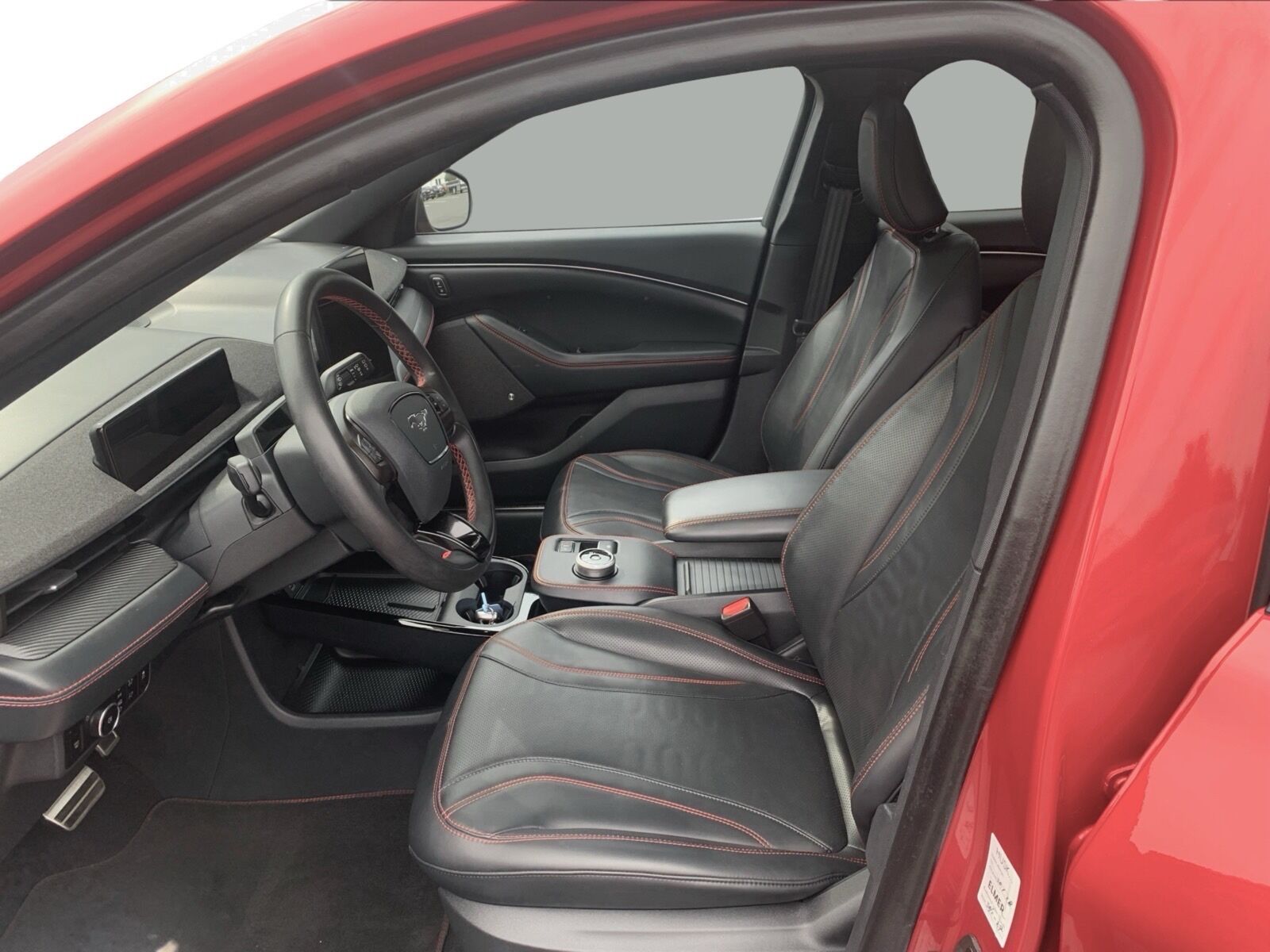 Billede af Ford Mustang Mach-E EL UR Premium AWD 351HK 5d Aut.