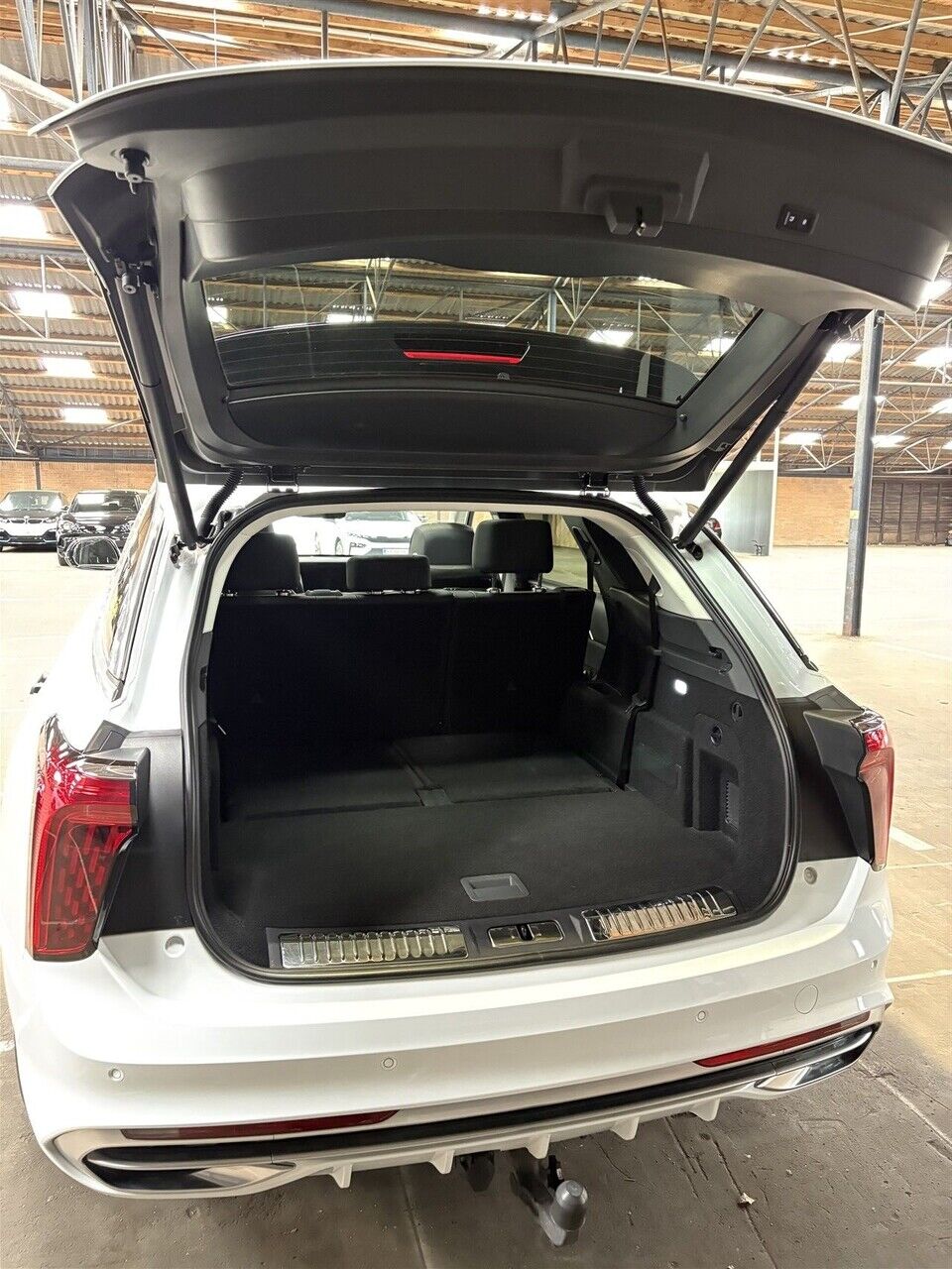 Billede af Hongqi E-HS9 EL Comfort 4x4 435HK 5d Aut.