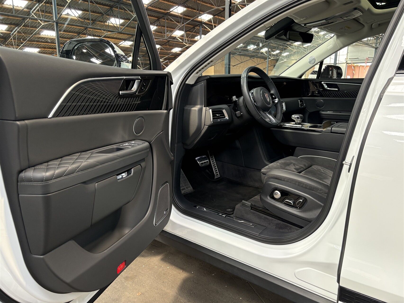 Billede af Hongqi E-HS9 EL Comfort 4x4 435HK 5d Aut.