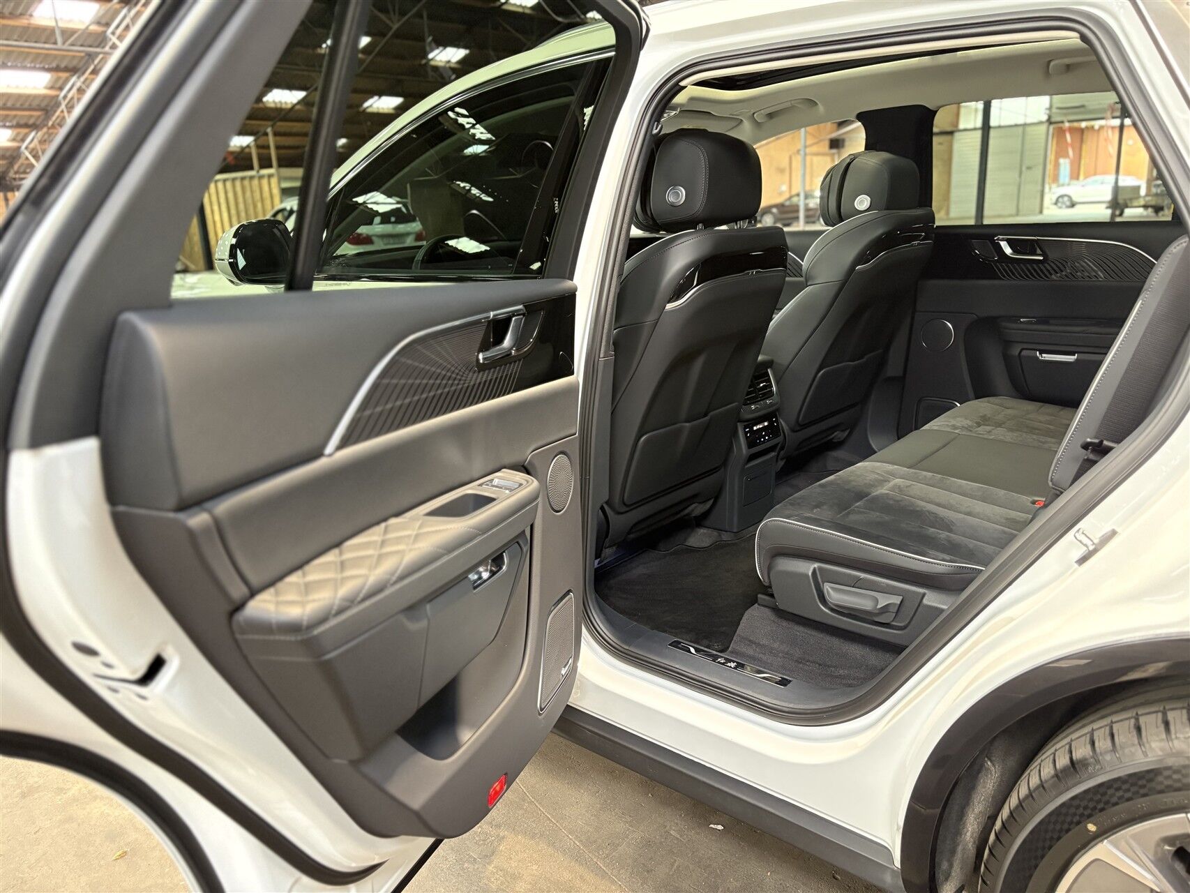 Billede af Hongqi E-HS9 EL Comfort 4x4 435HK 5d Aut.