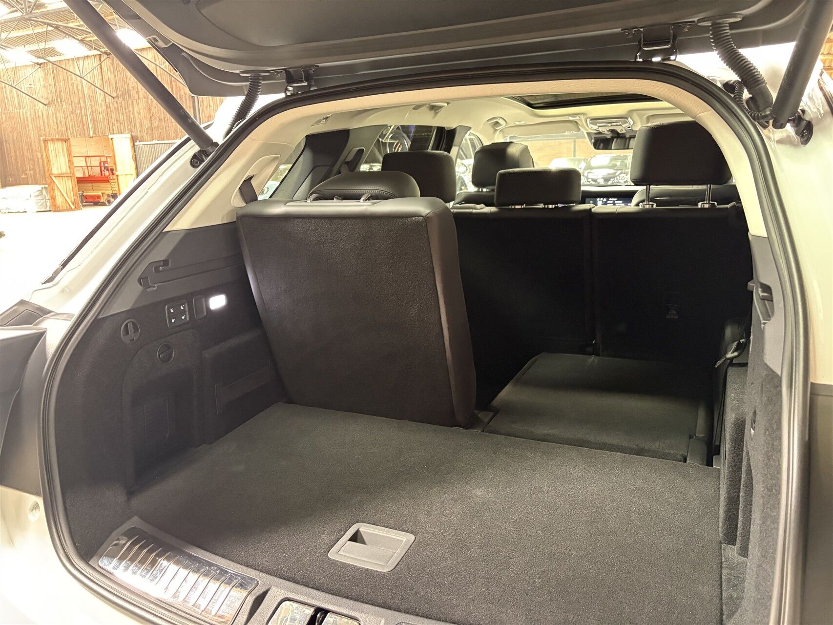 Billede af Hongqi E-HS9 EL Comfort 4x4 435HK 5d Aut.
