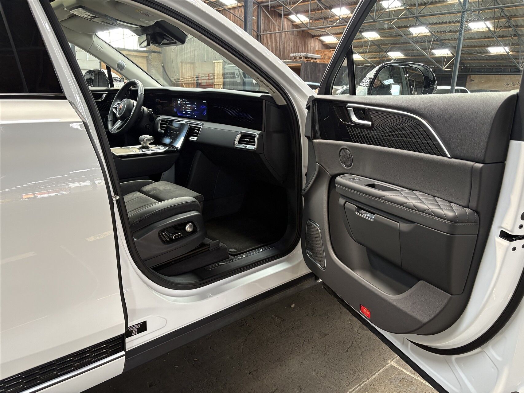 Billede af Hongqi E-HS9 EL Comfort 4x4 435HK 5d Aut.