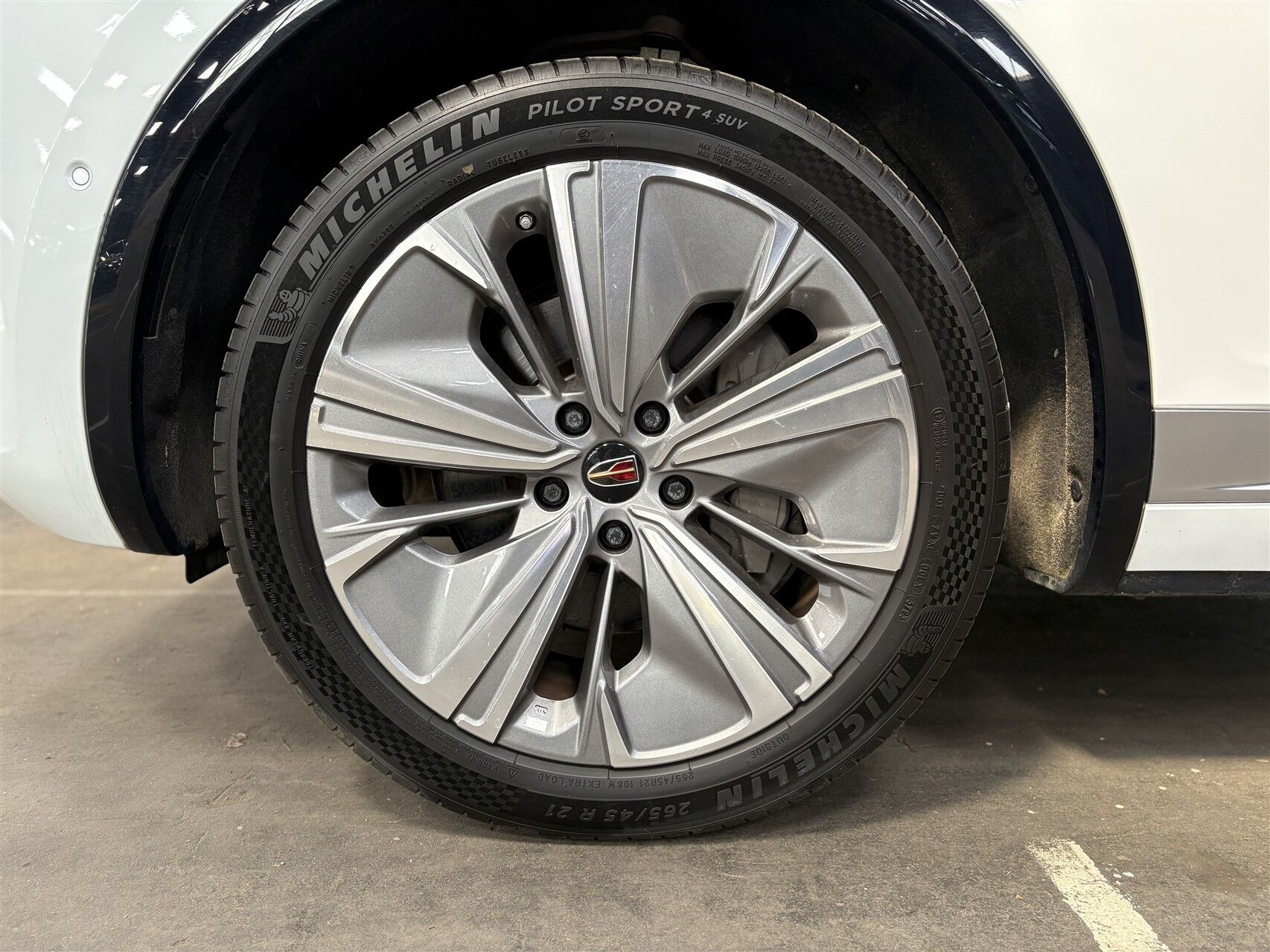 Billede af Hongqi E-HS9 EL Comfort 4x4 435HK 5d Aut.