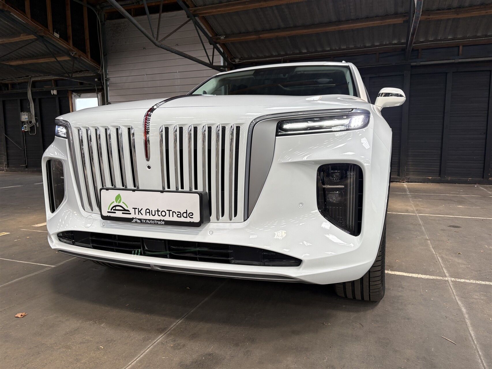 Billede af Hongqi E-HS9 EL Comfort 4x4 435HK 5d Aut.