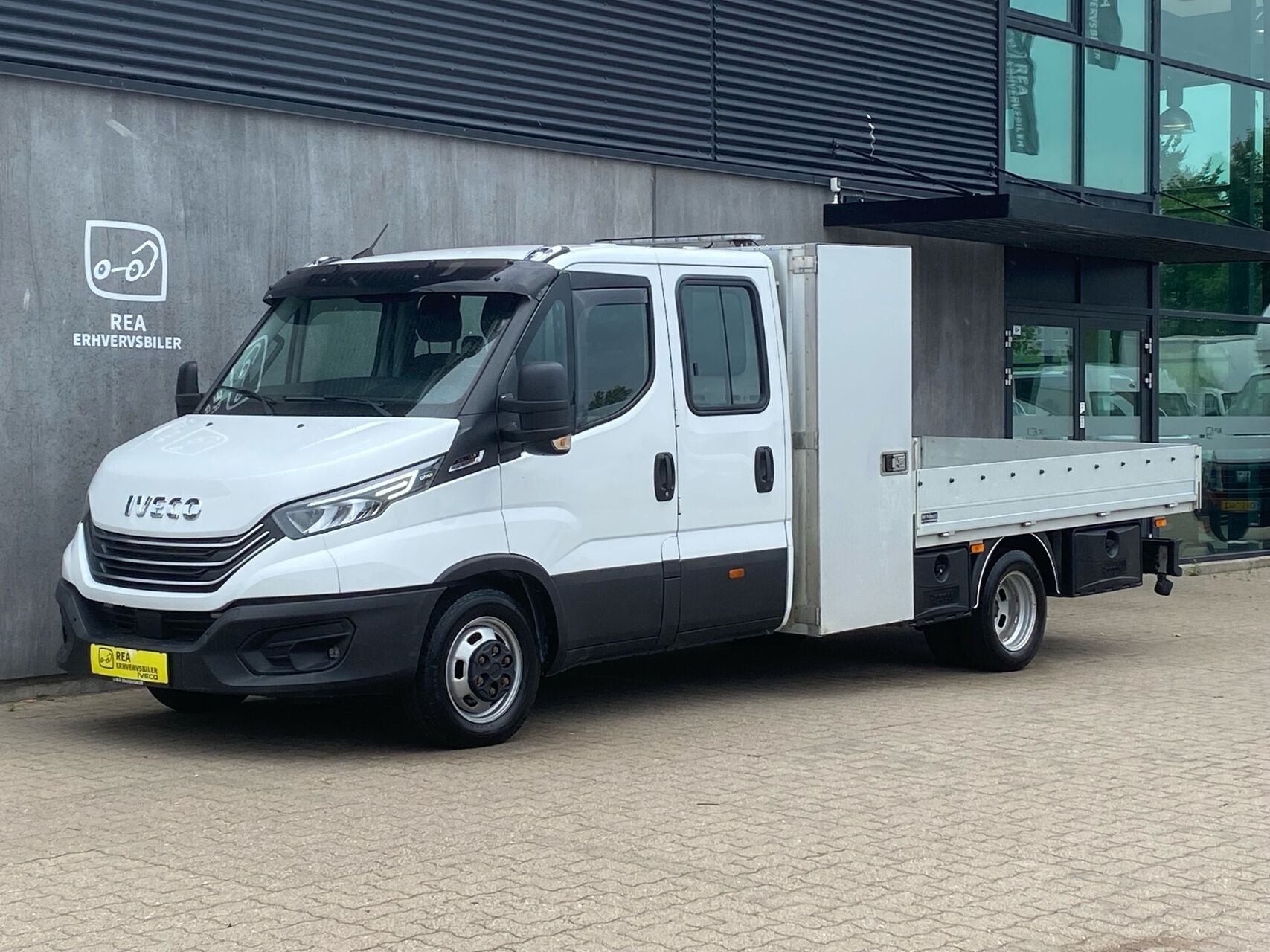 Billede af Iveco Daily 35C18 4100mm 3,0 D Hi-Matic 180HK DobKab 8g Aut.