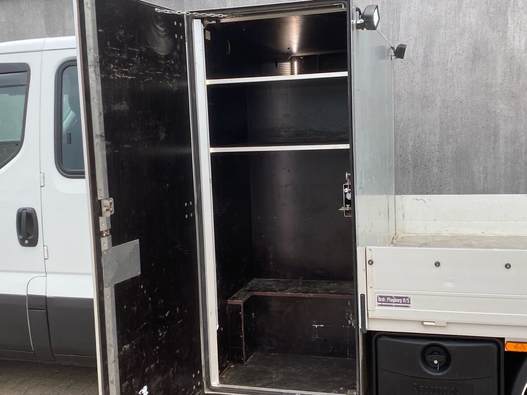 Billede af Iveco Daily 35C18 4100mm 3,0 D Hi-Matic 180HK DobKab 8g Aut.