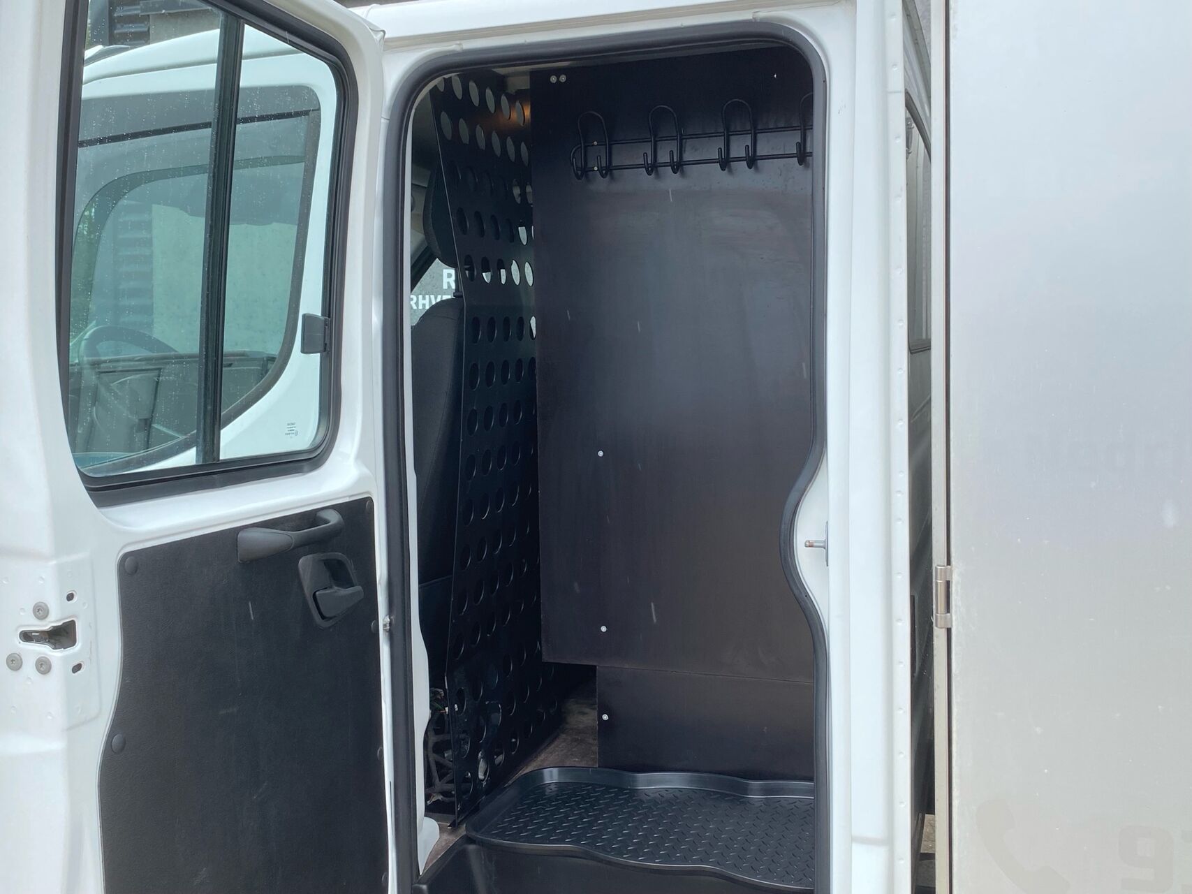 Billede af Iveco Daily 35C18 4100mm 3,0 D Hi-Matic 180HK DobKab 8g Aut.