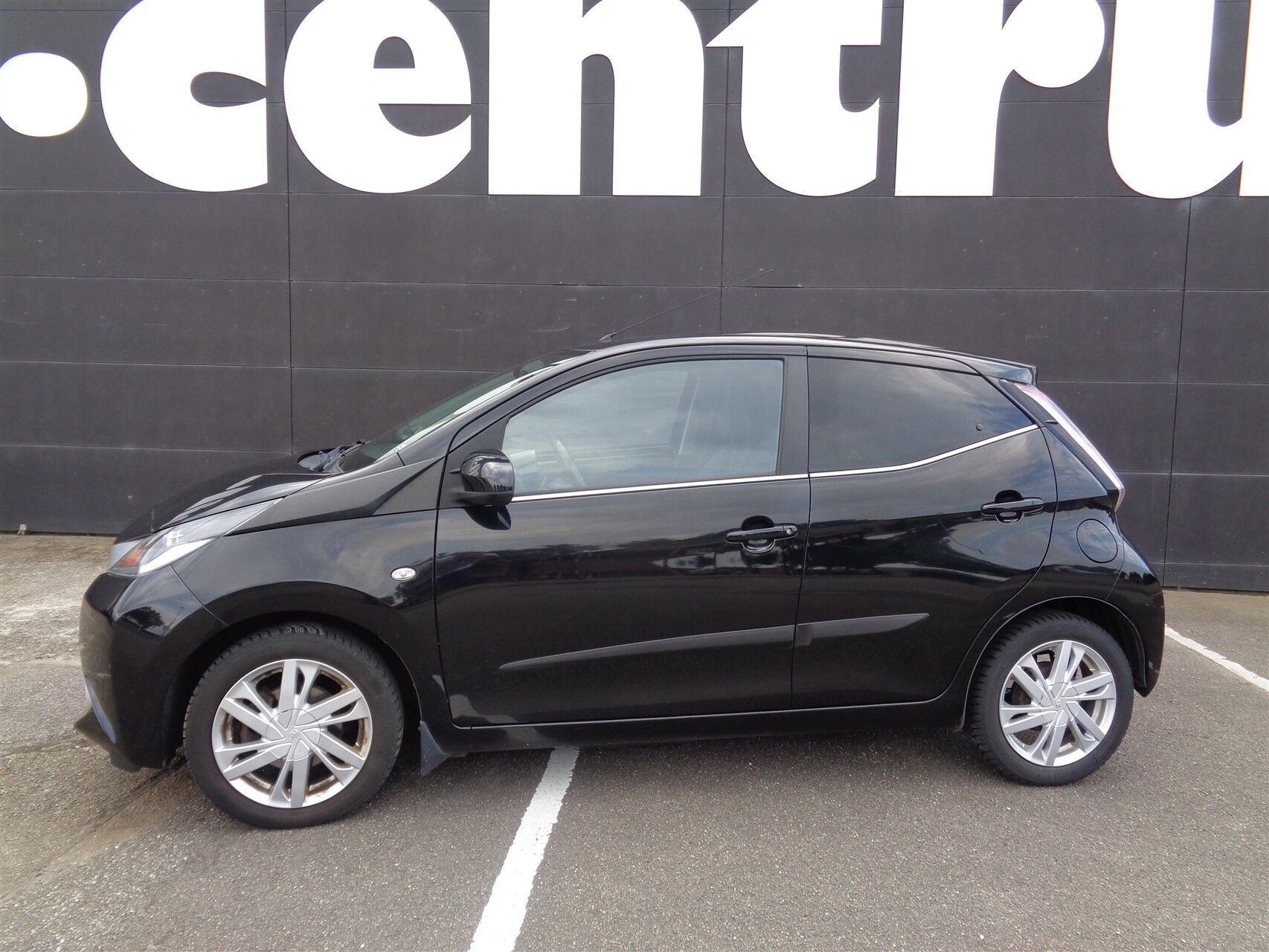 Billede af Toyota Aygo 1,0 VVT-I X-Black II 69HK 5d