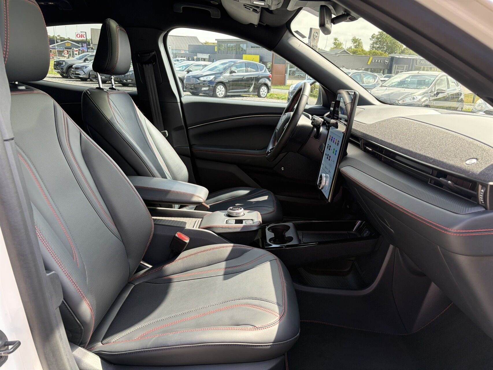 Billede af Ford Mustang Mach-E EL SR Premium AWD 269HK 5d Aut.