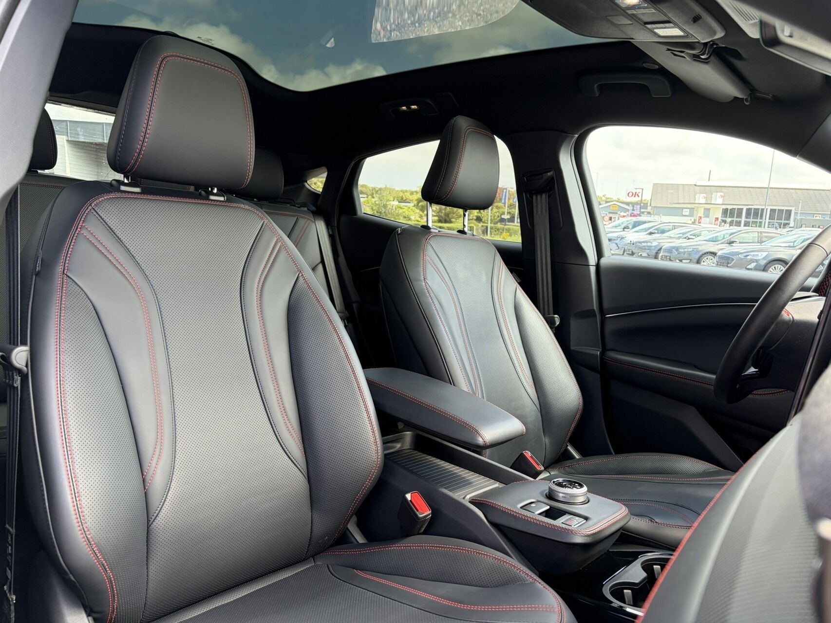 Billede af Ford Mustang Mach-E EL SR Premium AWD 269HK 5d Aut.