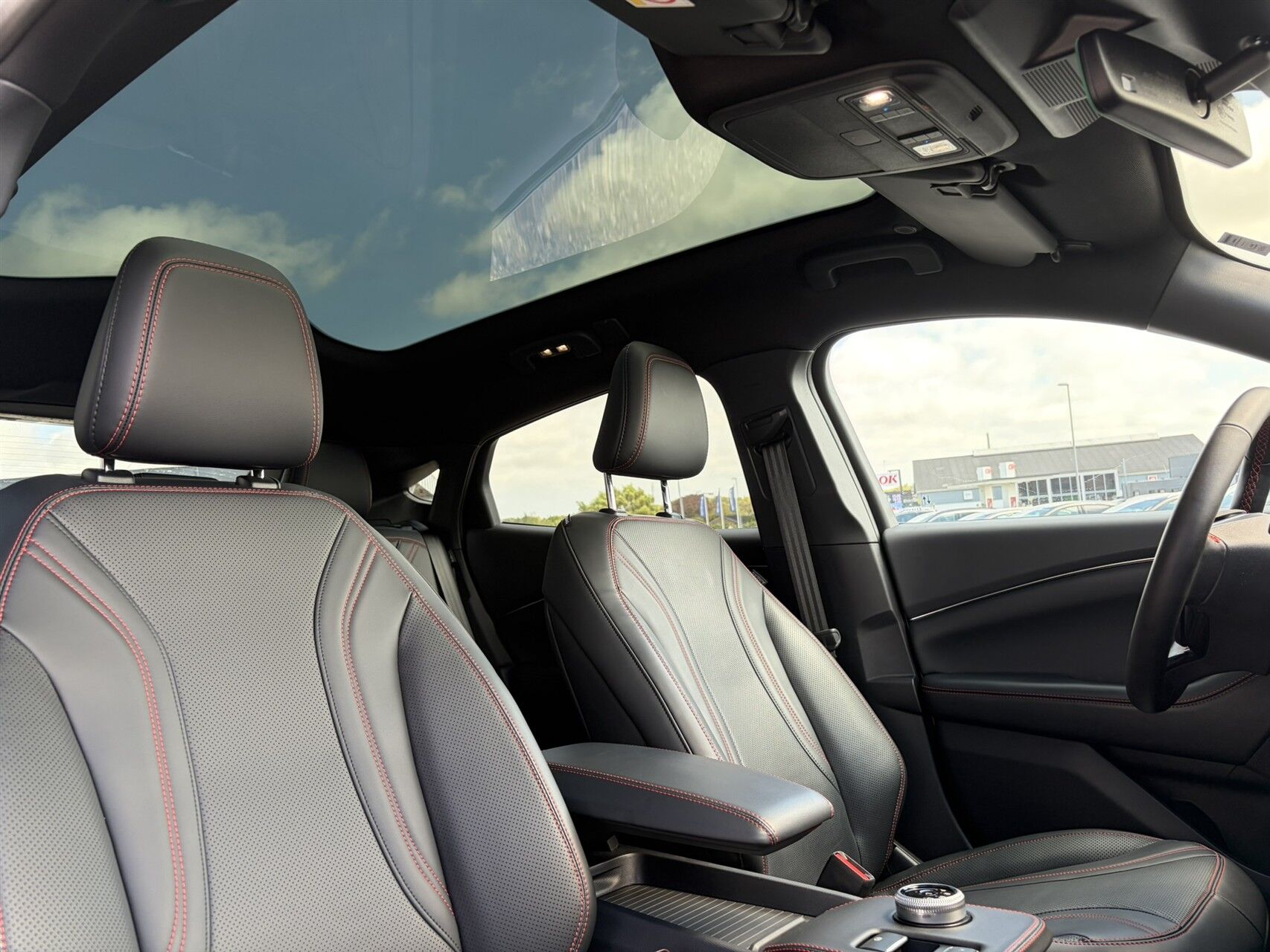 Billede af Ford Mustang Mach-E EL SR Premium AWD 269HK 5d Aut.