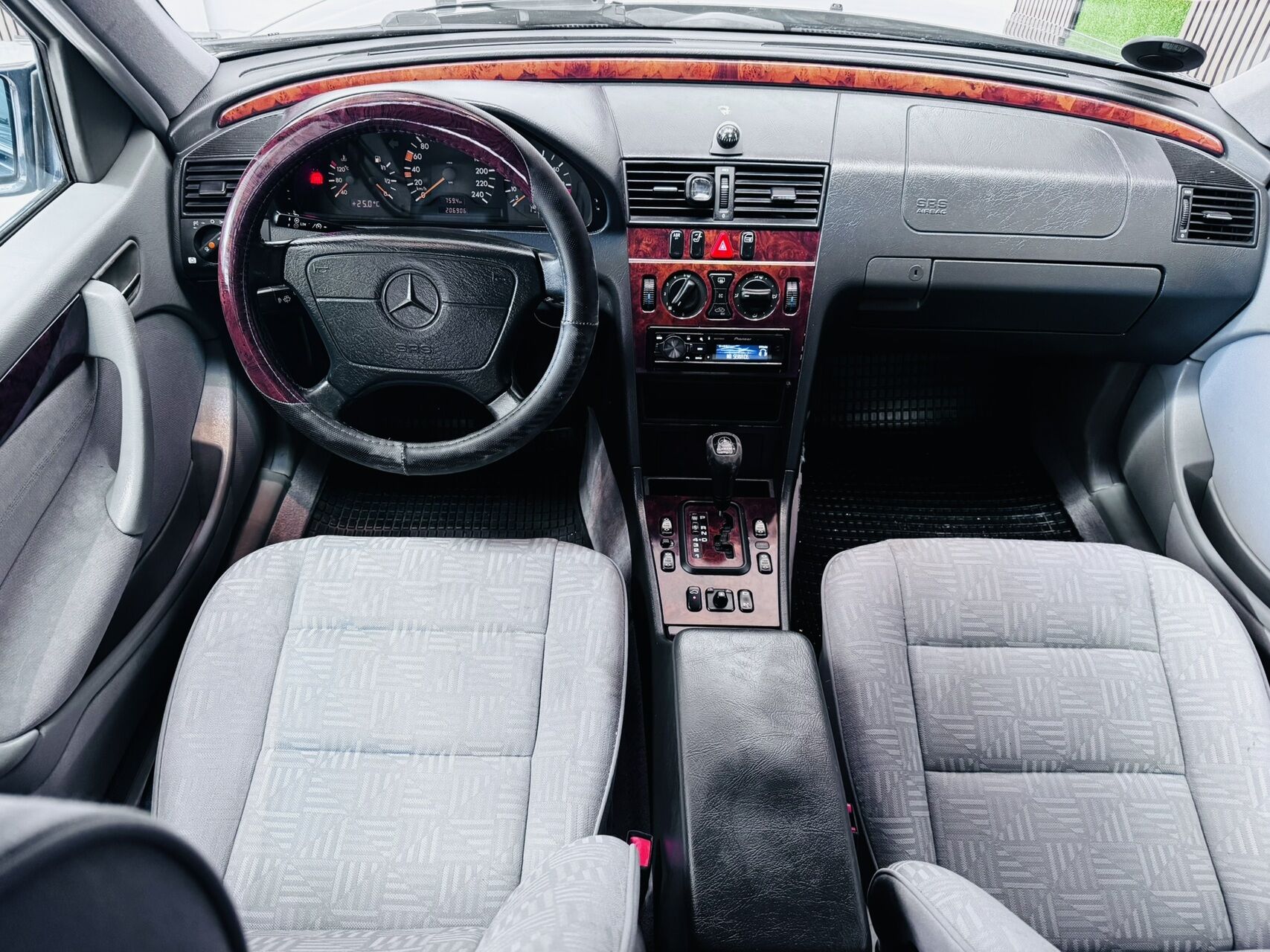 Billede af Mercedes-Benz C180 1,8 Executive 122HK