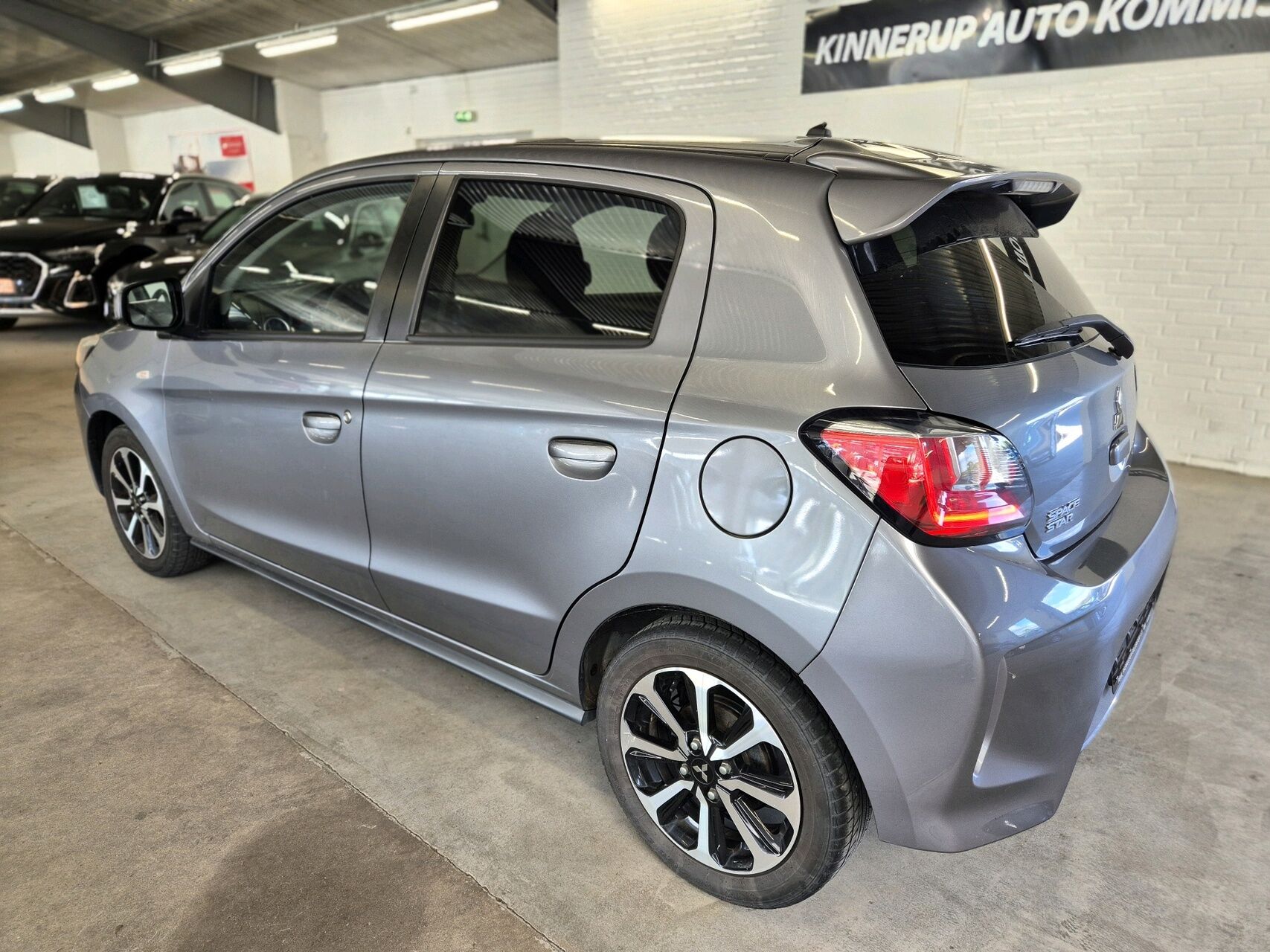 Billede af Mitsubishi Space Star 1,2 Invite+ AS&G 71HK 5d