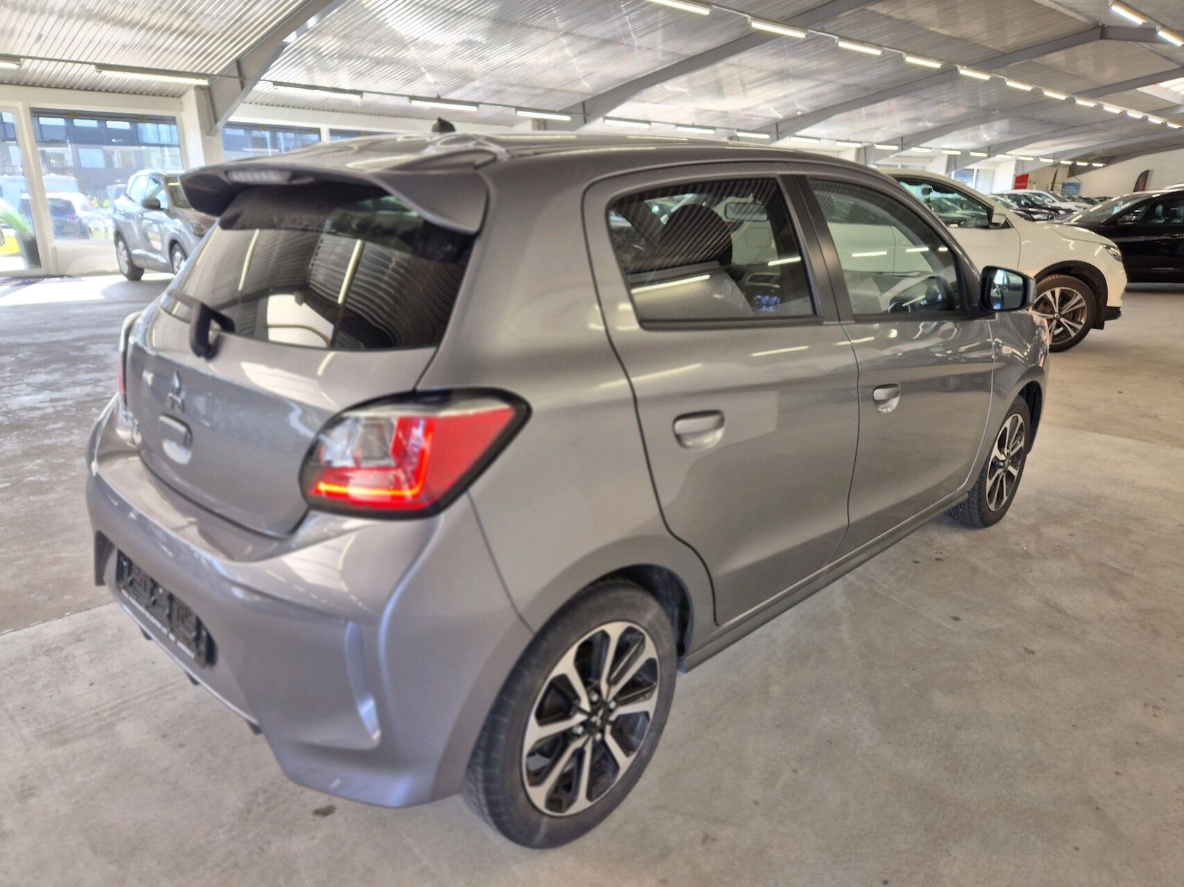 Billede af Mitsubishi Space Star 1,2 Invite+ AS&G 71HK 5d