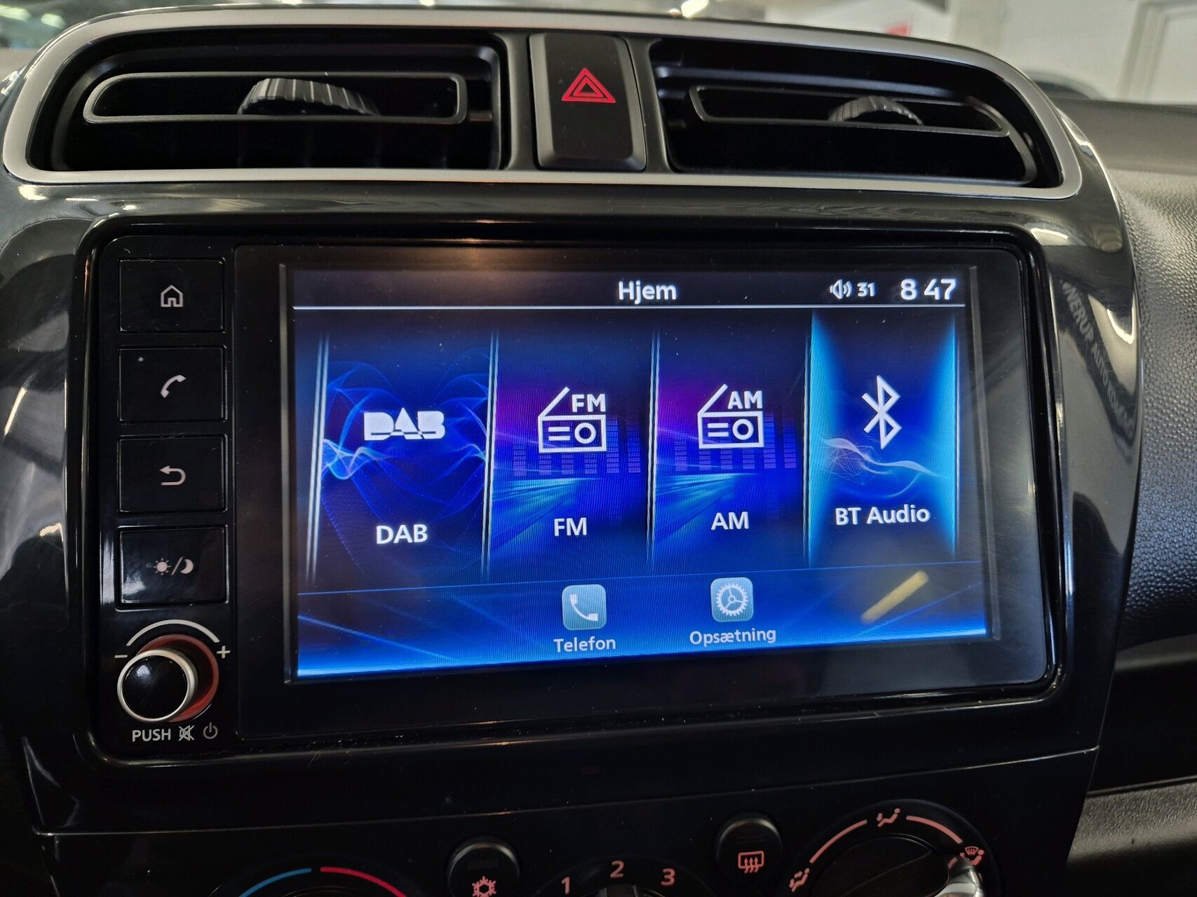 Billede af Mitsubishi Space Star 1,2 Invite+ AS&G 71HK 5d