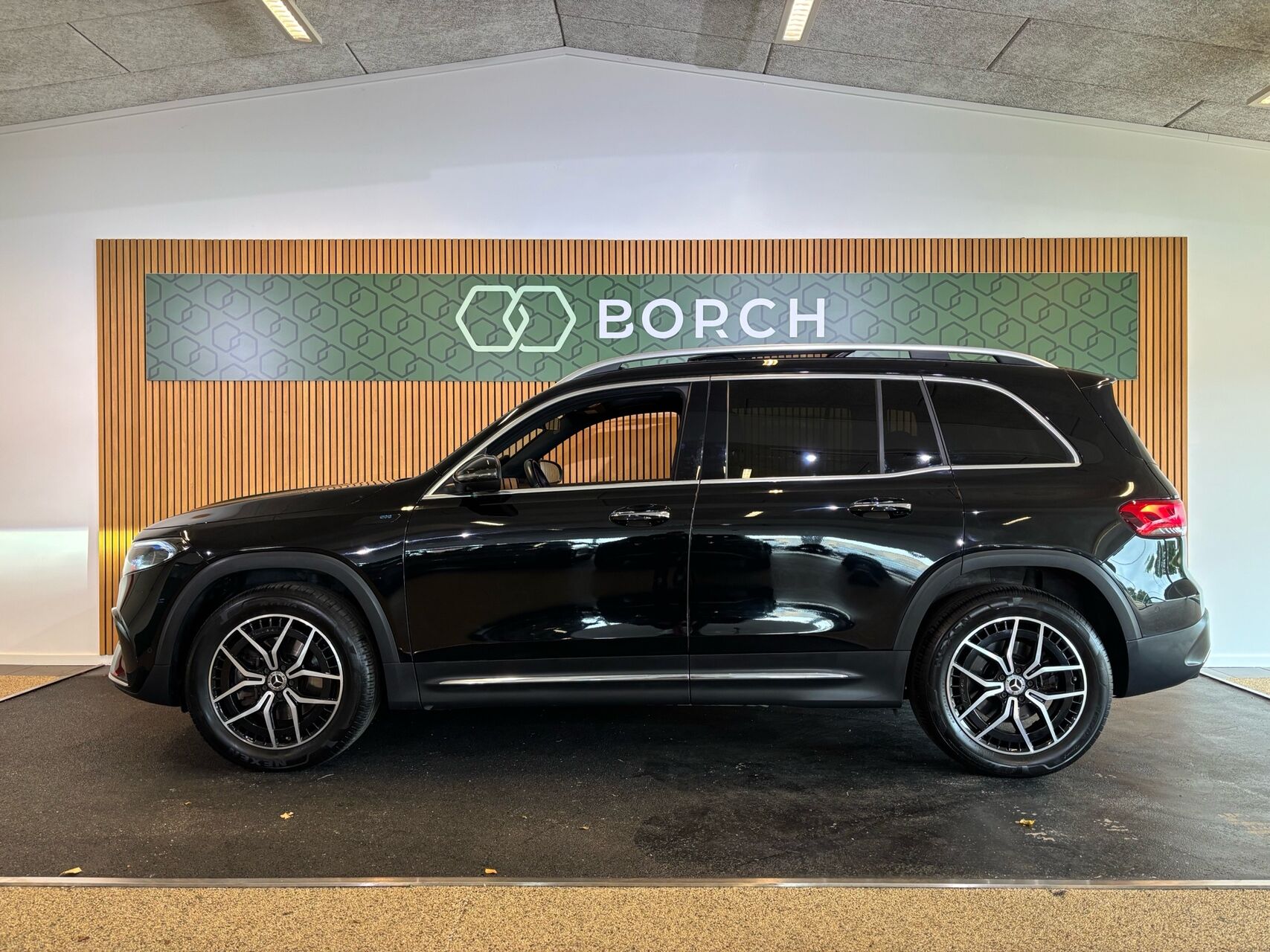 Billede af Mercedes-Benz EQB 300 EL AMG Line 7 Pers. 4Matic 228HK 5d Aut.